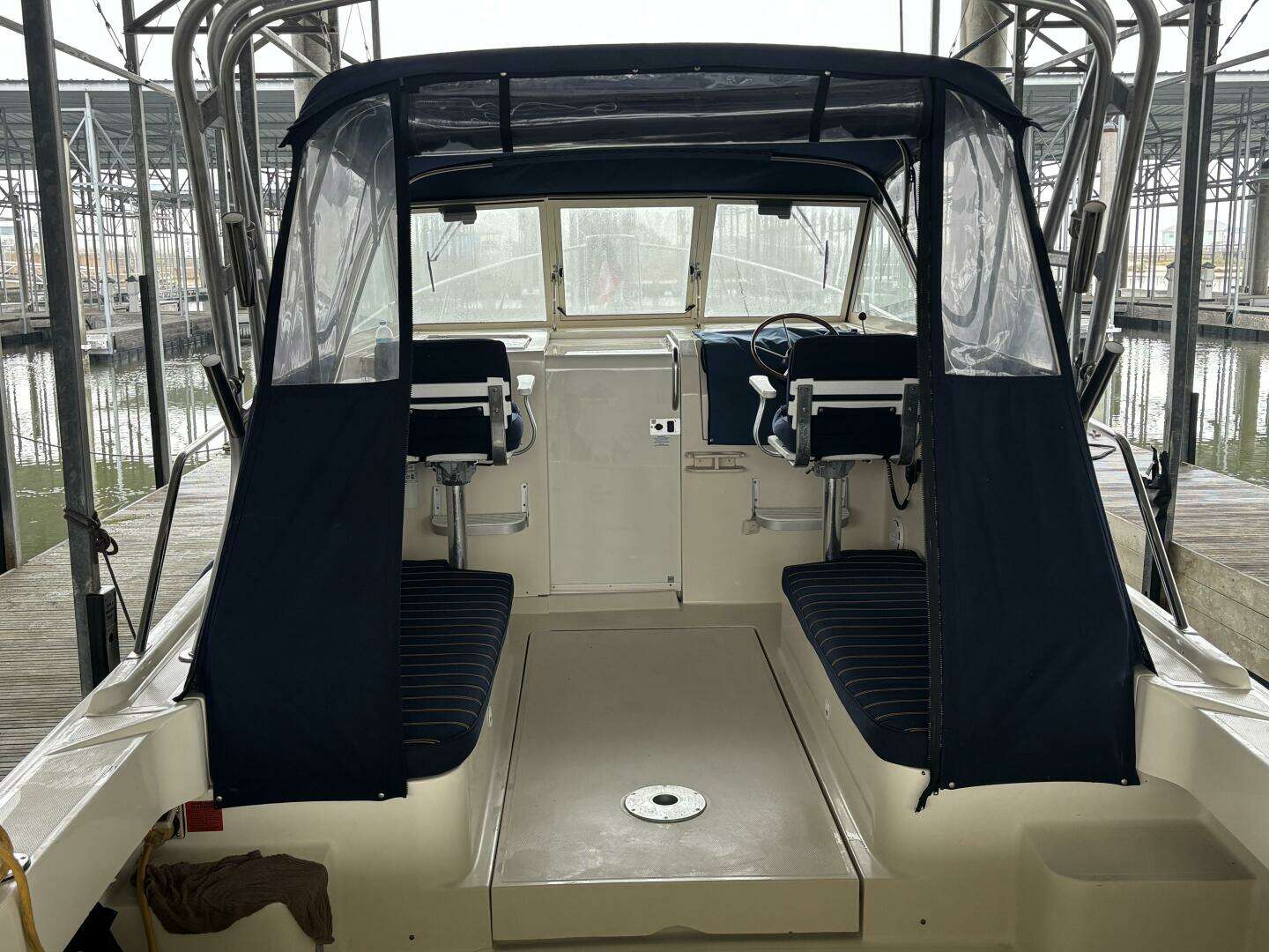 2004 Mainship Pilot 30 Rum Runner II - Image 4