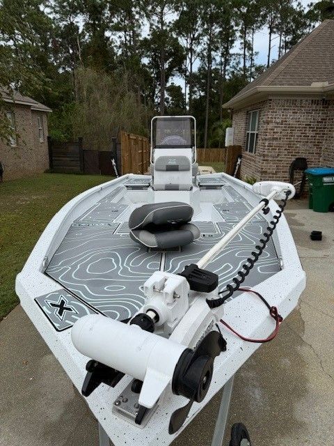 2022 Xpress H24B Bay - 20