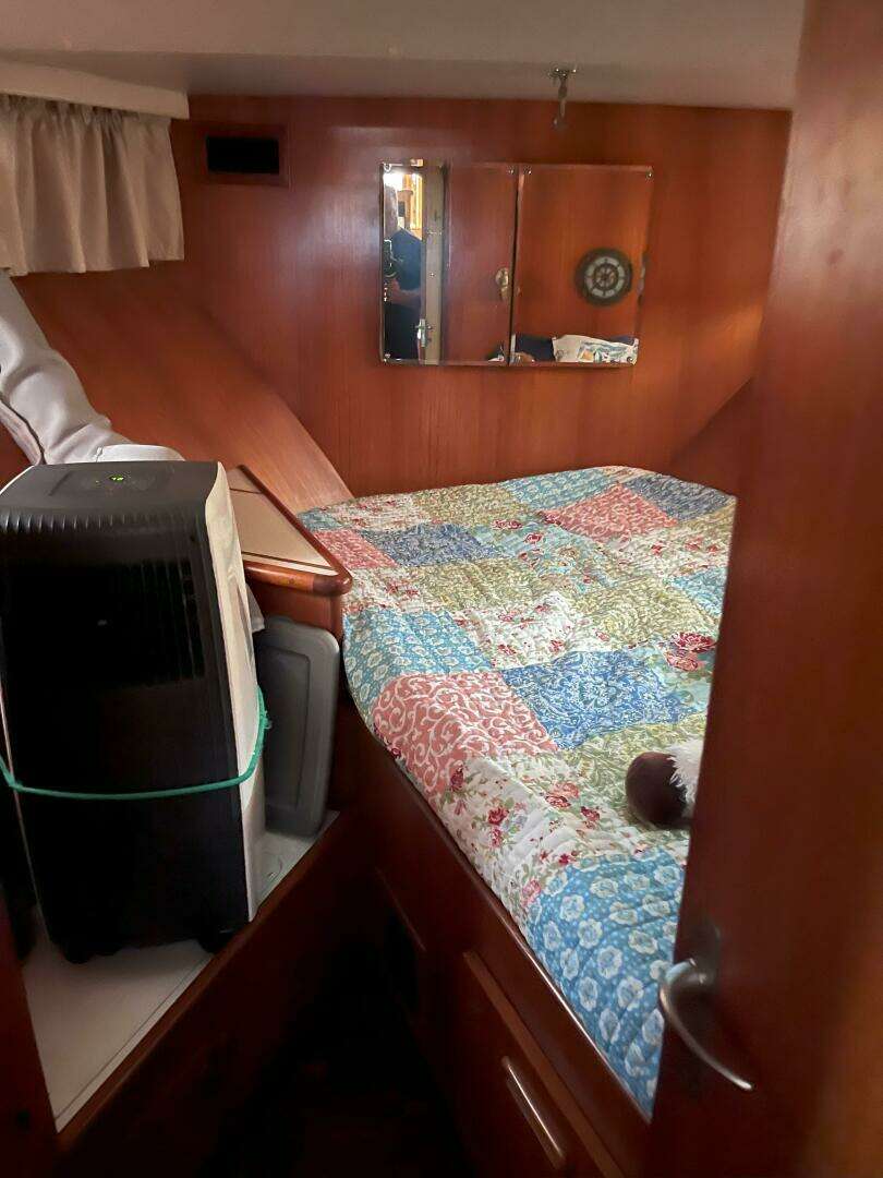 1990 Jefferson 43 Sundeck - Image 27