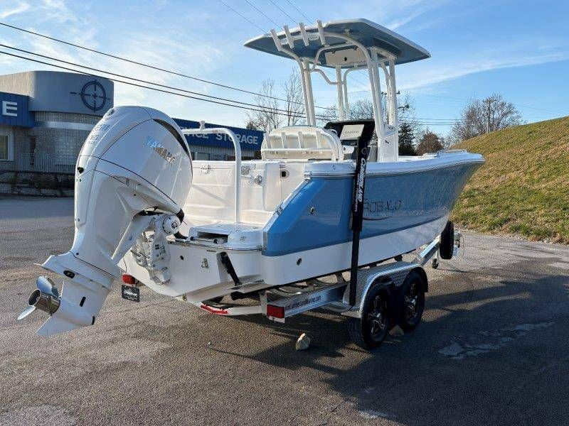 2026 Robalo R230 Center Console - 34
