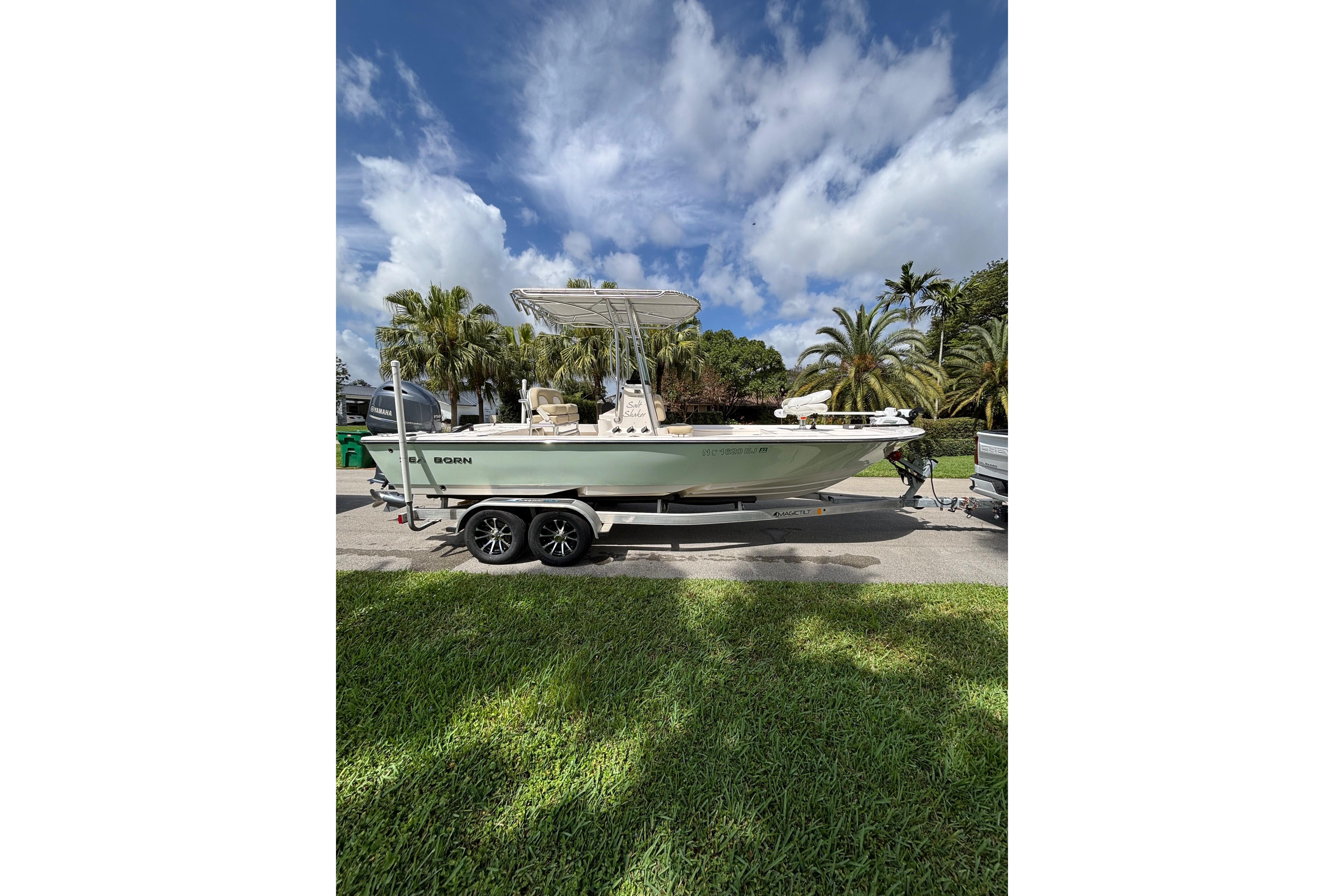 2020 Sea Born FX22 Bay