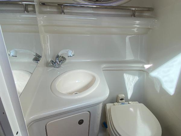 2006 Sea Ray 240 Sundancer - 9