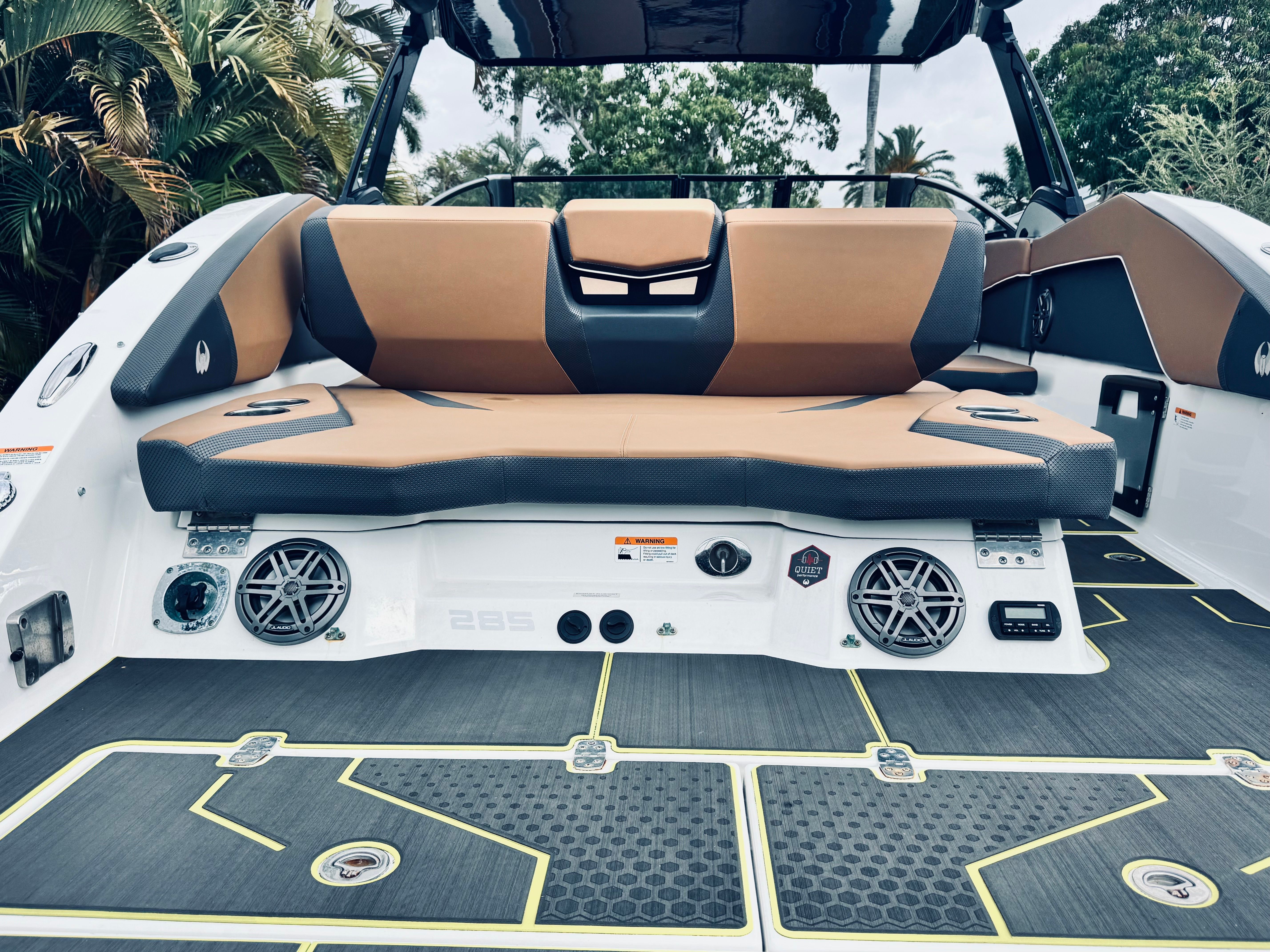 2024 Scarab 285 ID factory Tour boat - 18