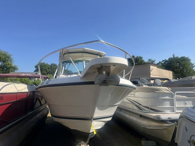1999 Pursuit 2470 Walkaround - 2