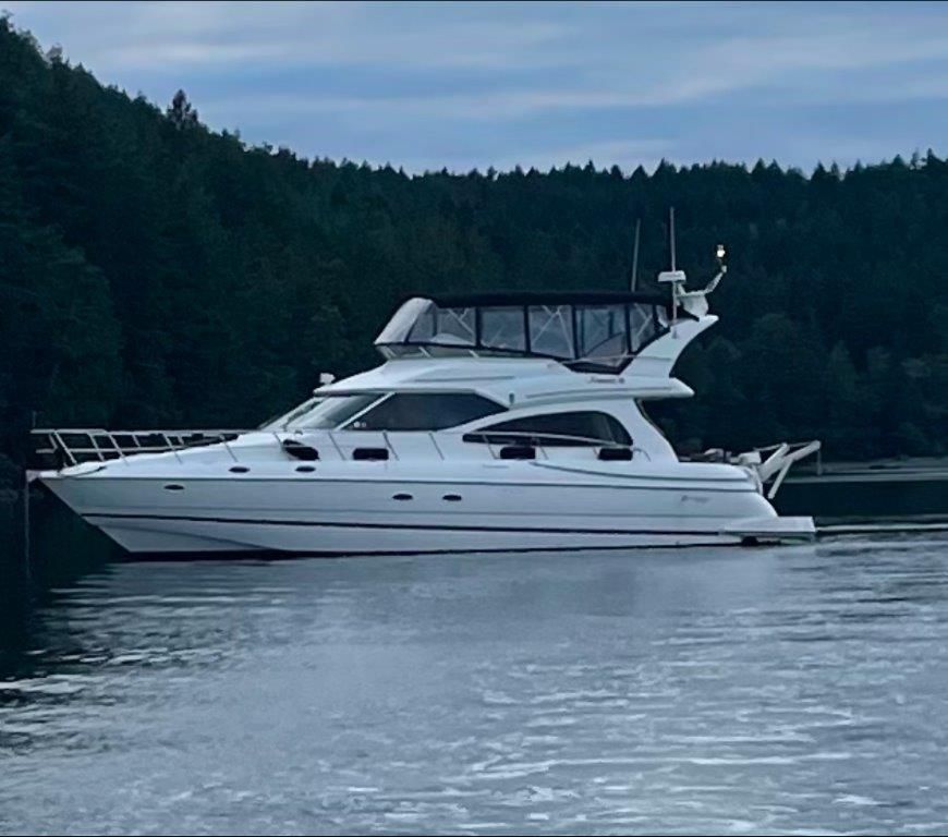 2001 Cruisers Yachts 5000 Sport Sedan