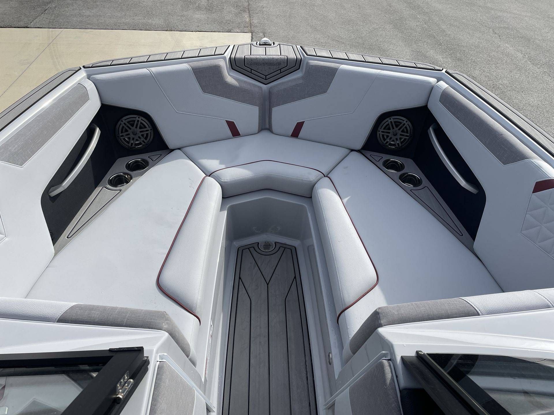 2025 Nautique GS24 - 22