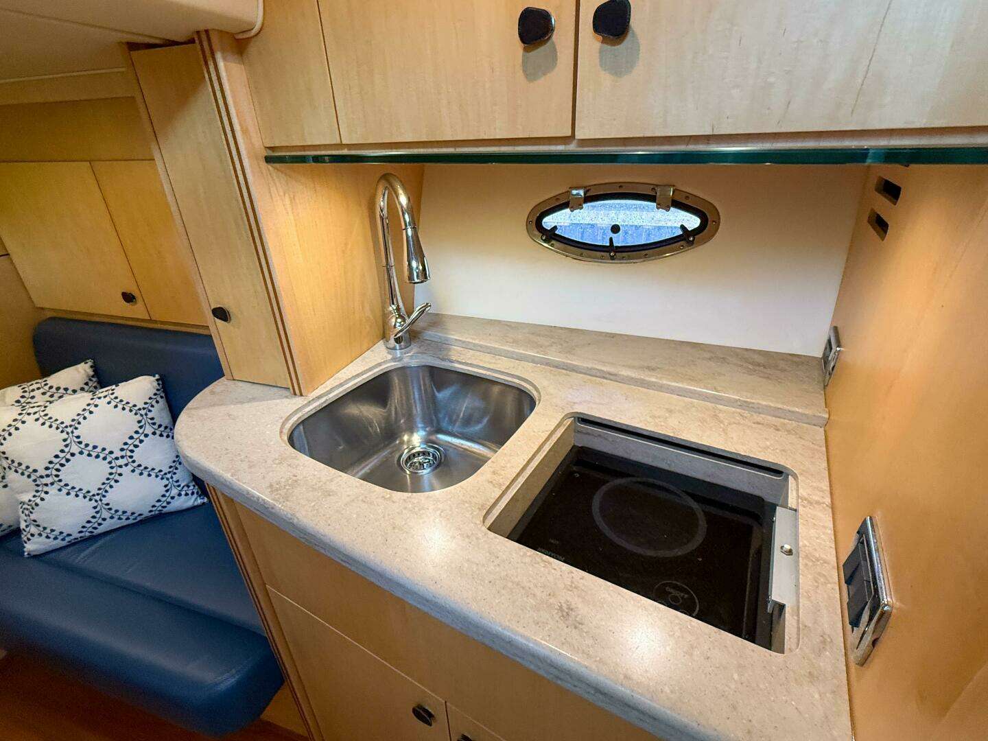 2013 Tiara Yachts 3600 Coronet - Image 32