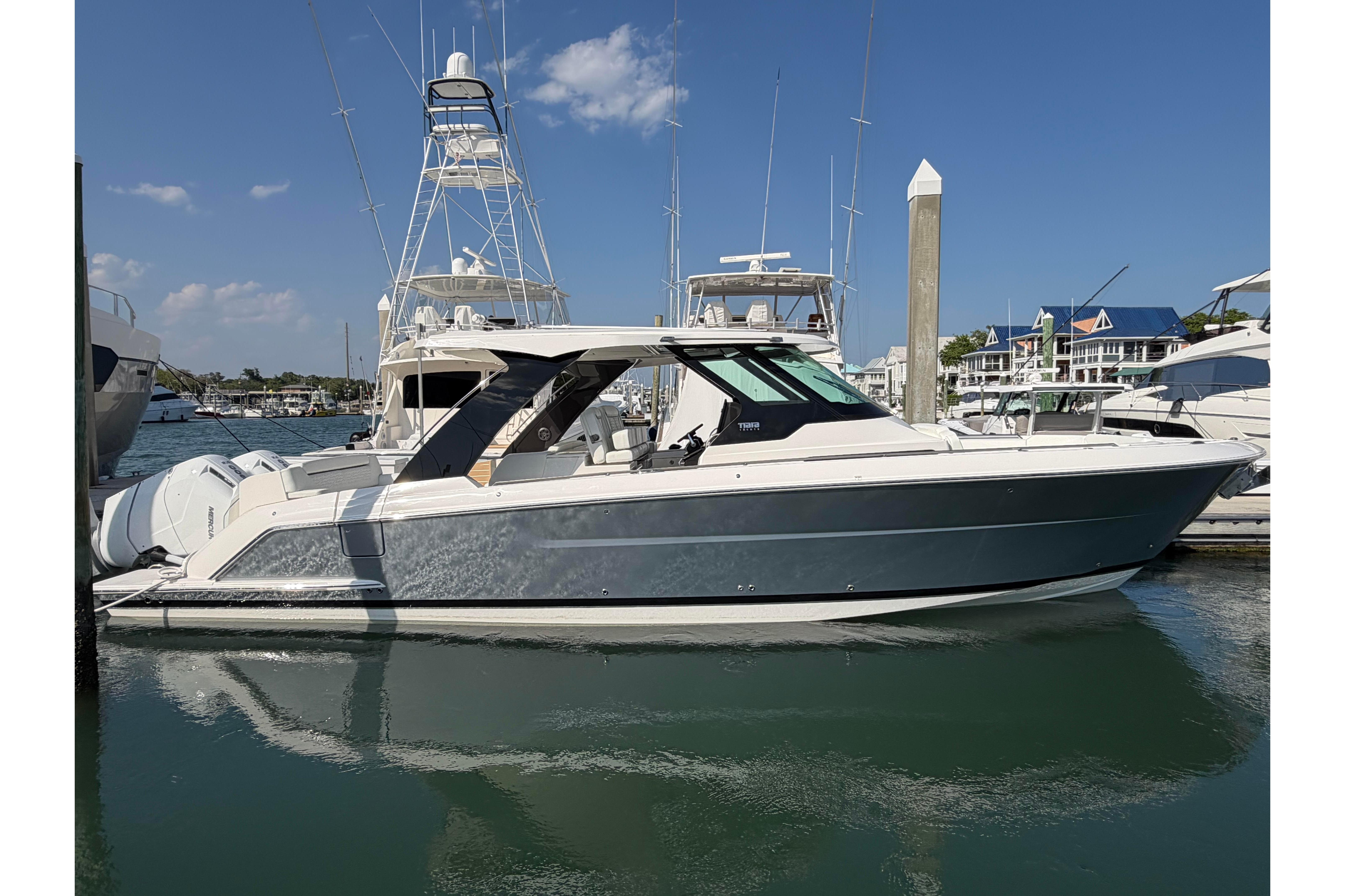 2026 Tiara Yachts 39 LS