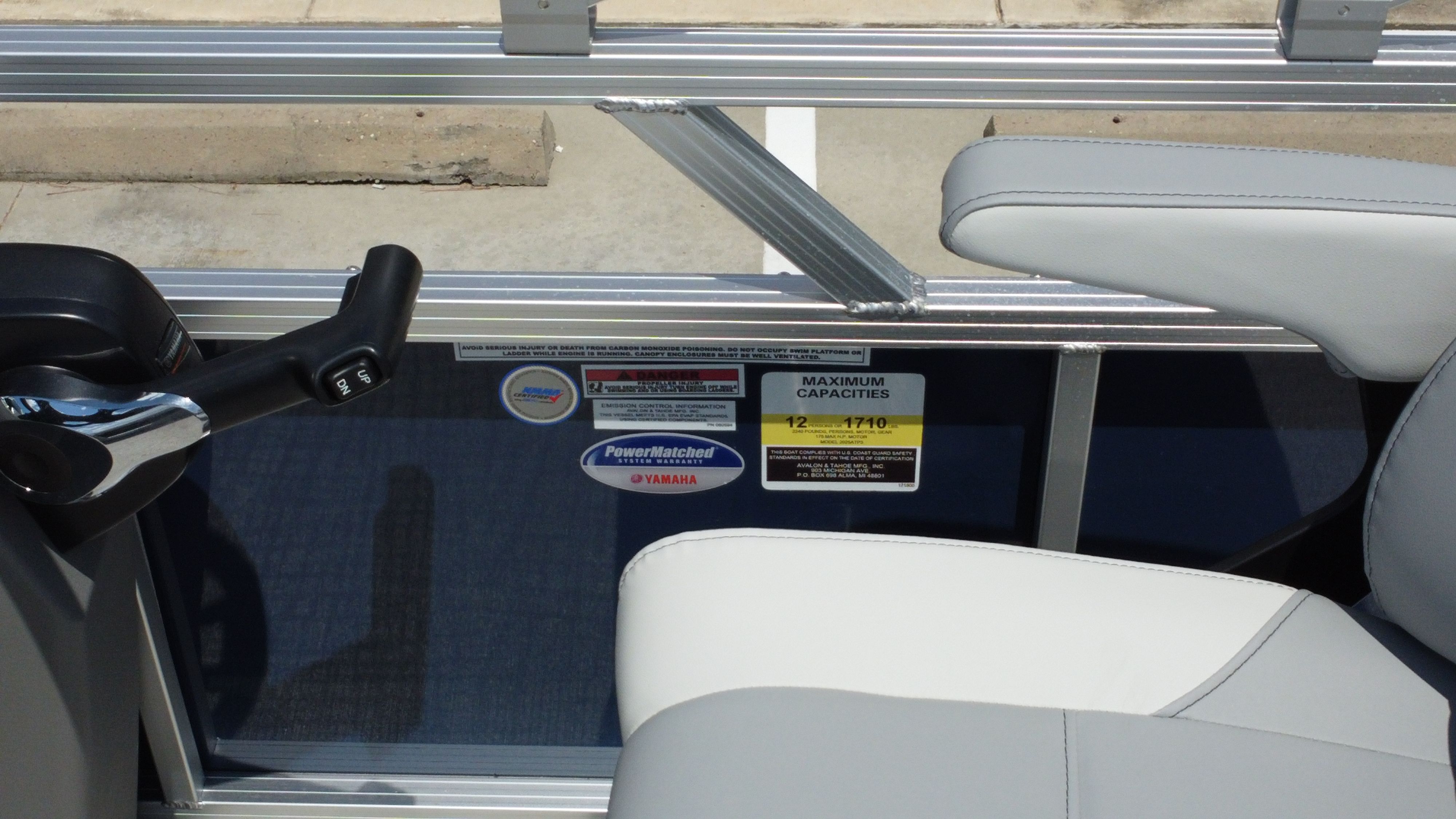2026 Avalon Venture Rear Fish - 21' - 28