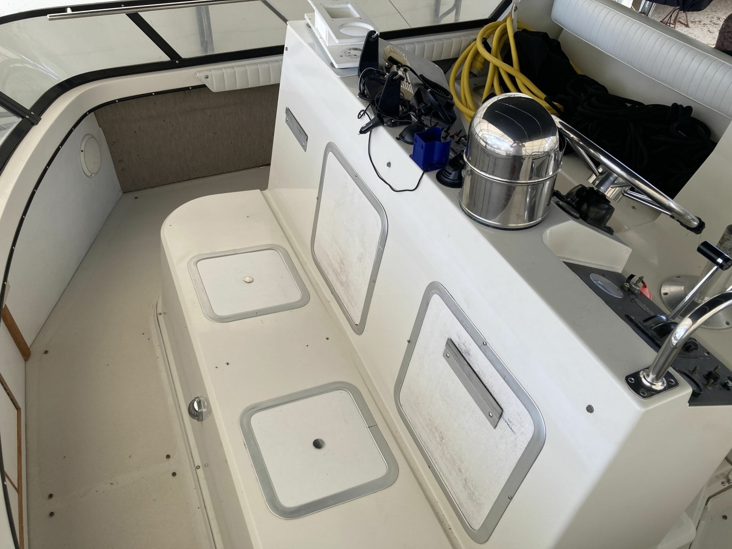 1989 Carver 3807 - Image 11