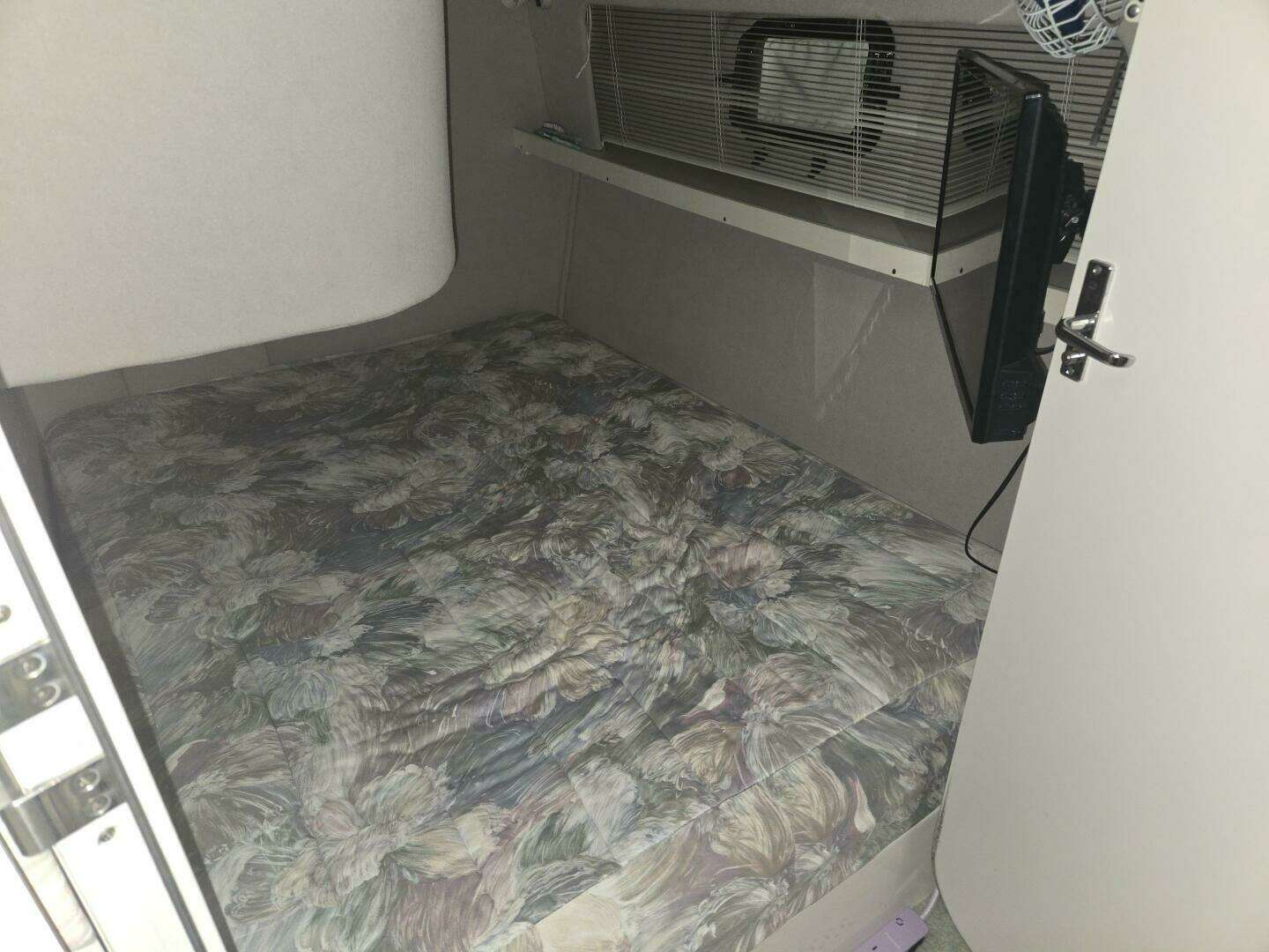 1994 Cruisers Yachts 3380 - Image 7