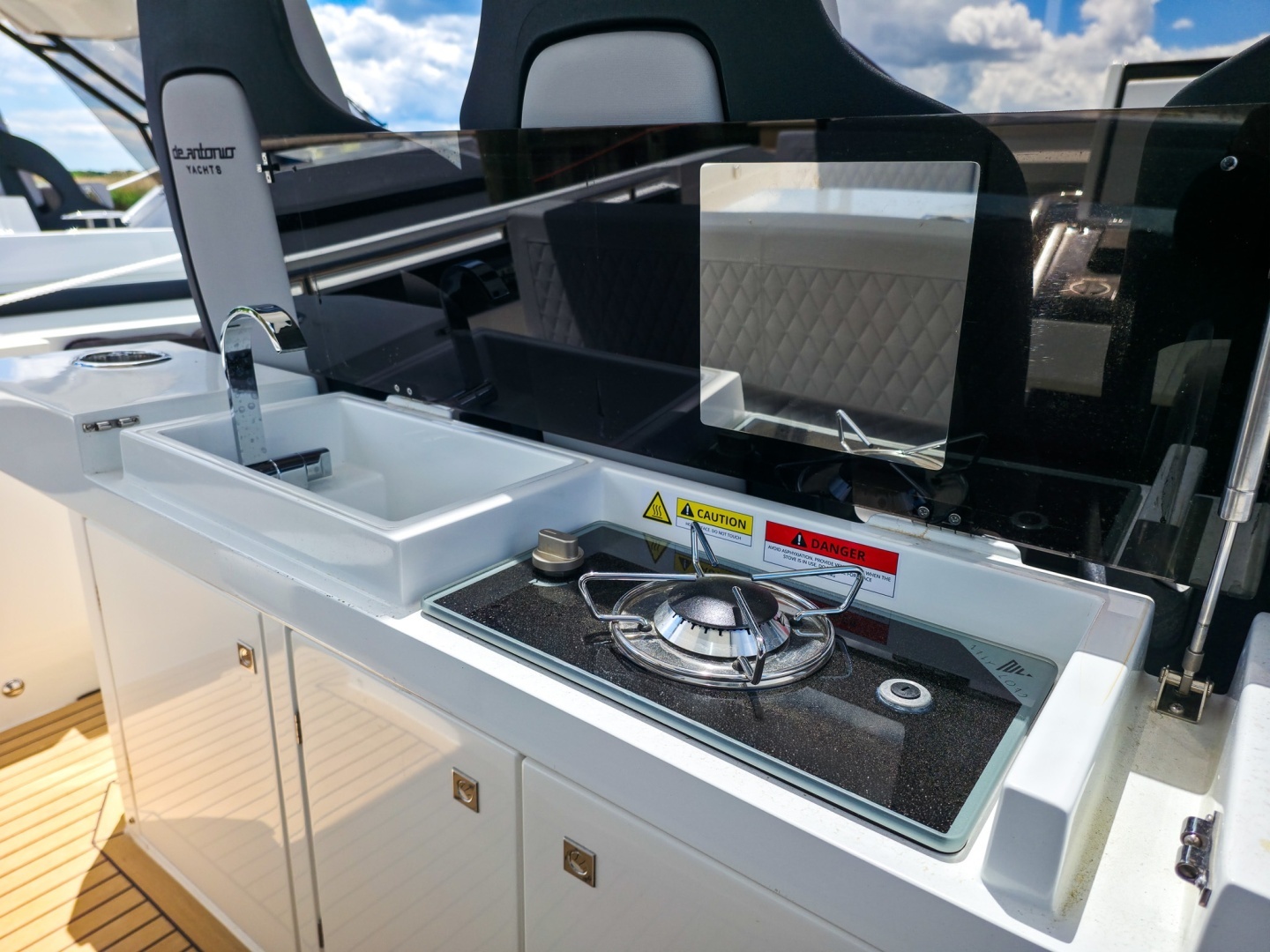2026 De Antonio Yachts D32 - Image 21