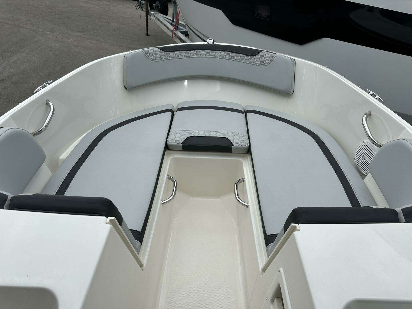 2023 Bayliner M17 - Image 7
