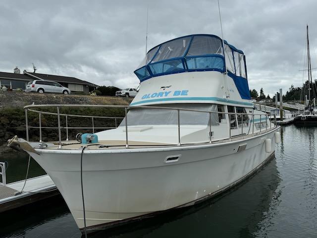 1974 Tollycraft 40 Tri-Cabin Motor Yacht