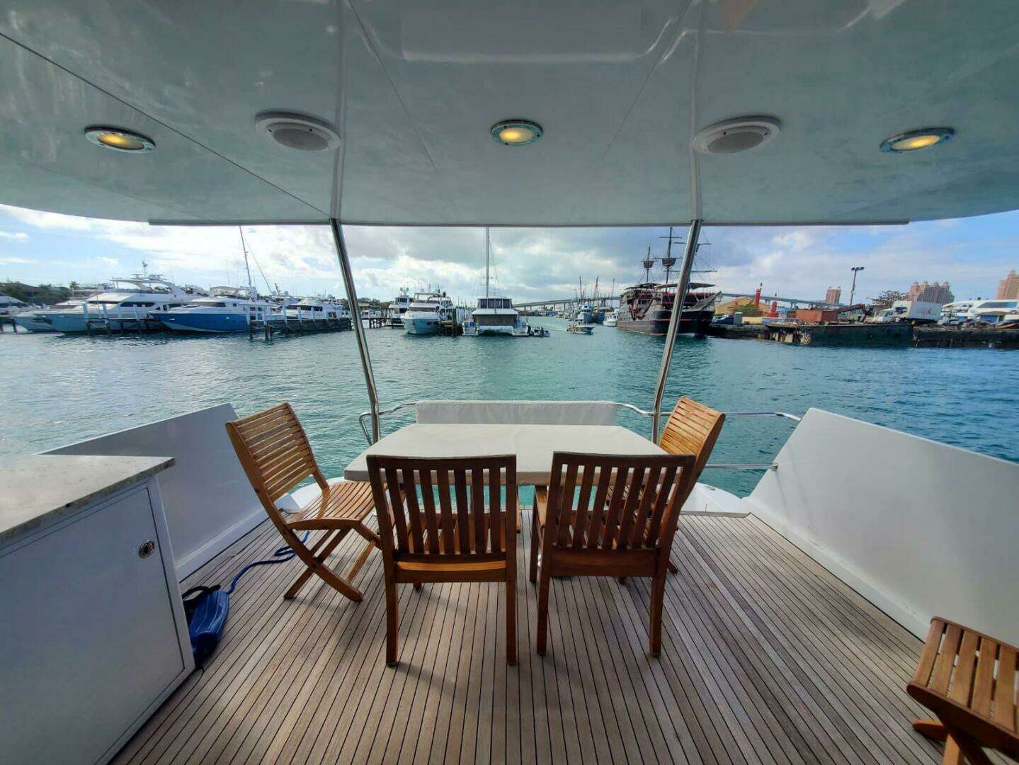 2000 Hatteras 75 Sport Deck - Image 16