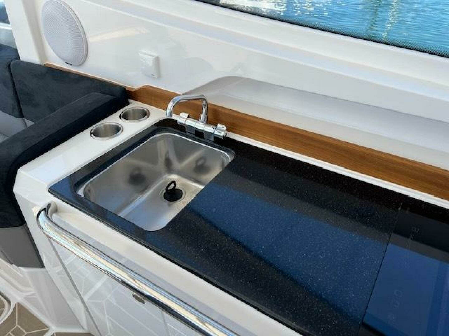 2023 Nimbus W9 - Image 18