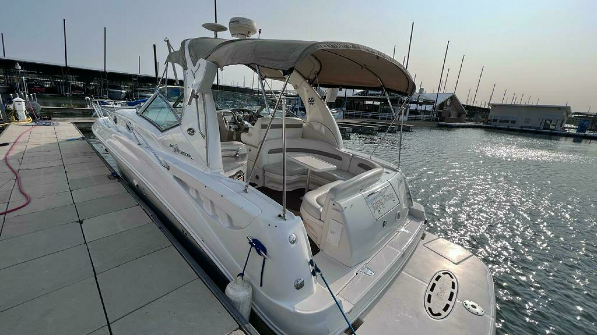 2005 Sea Ray Sundancer 320 - Image 10