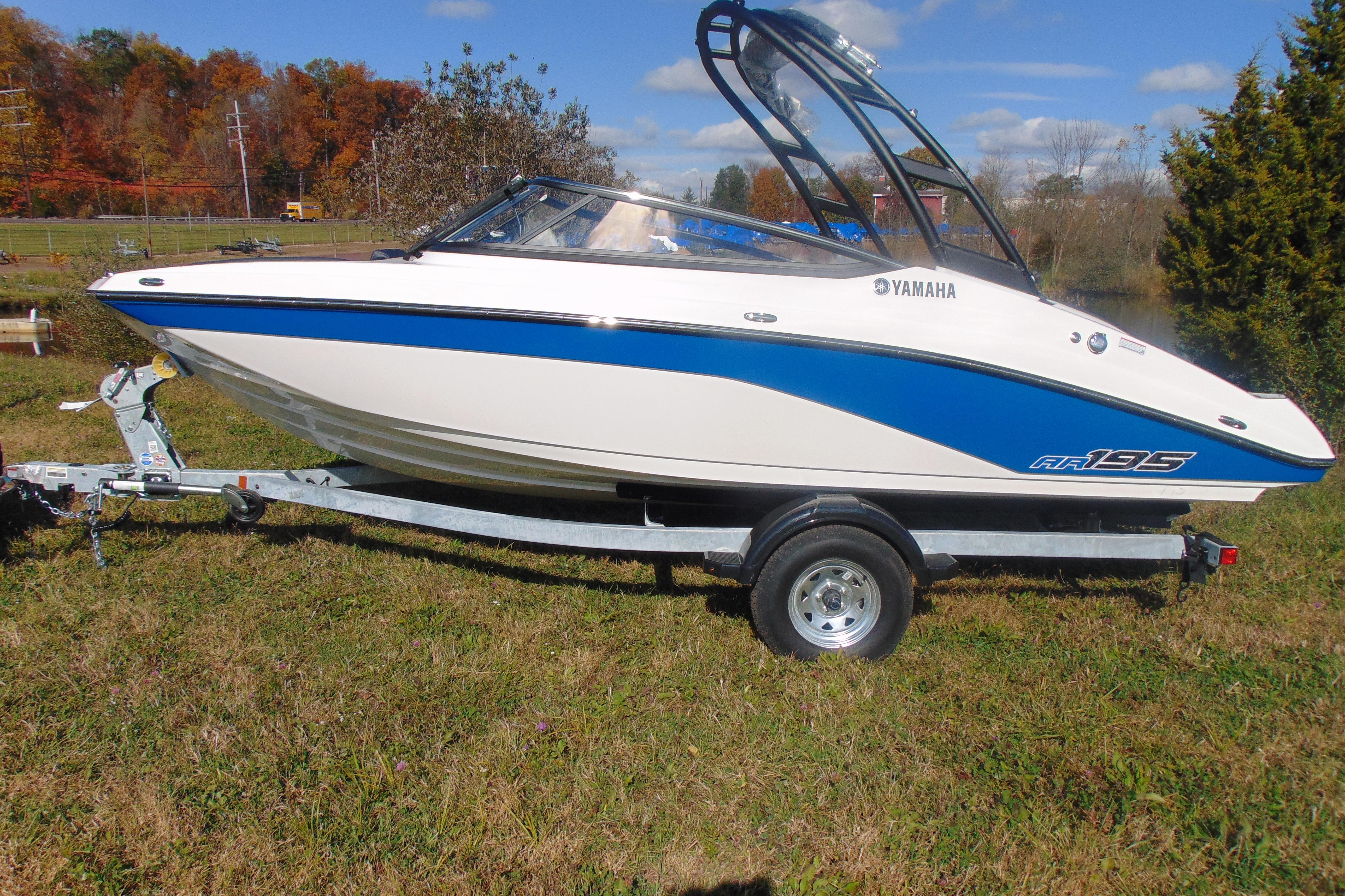 2026 Yamaha Boats AR195