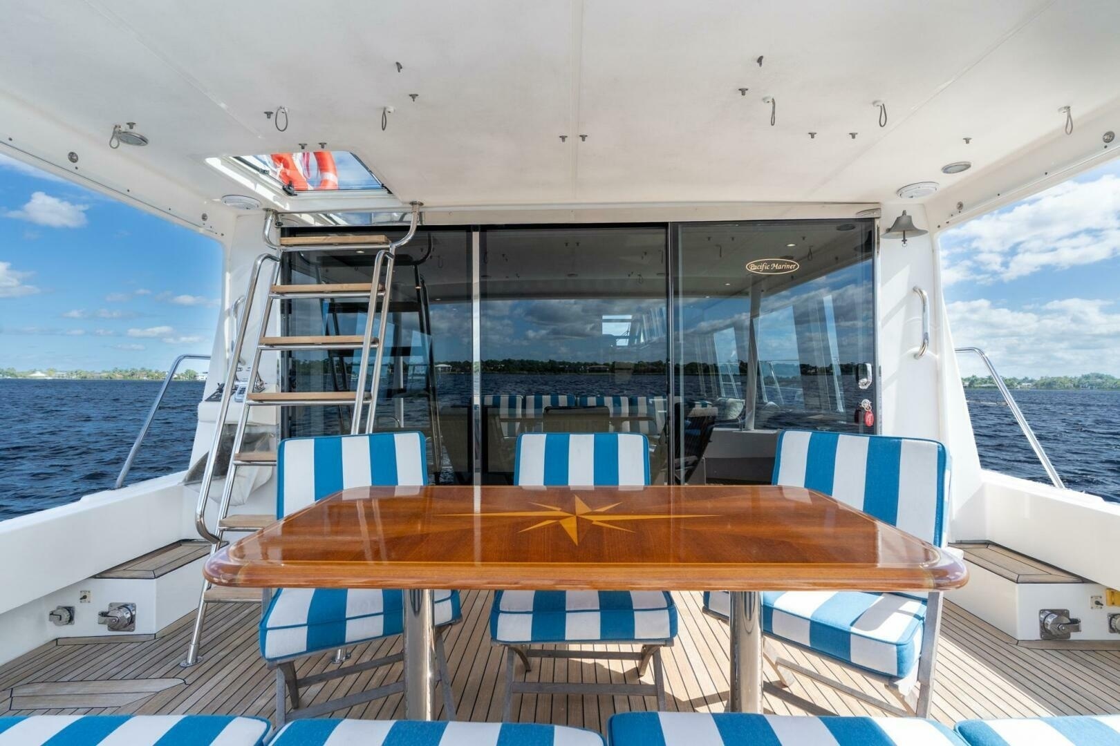 2009 Pacific Mariner 65 Motor Yacht - Image 27