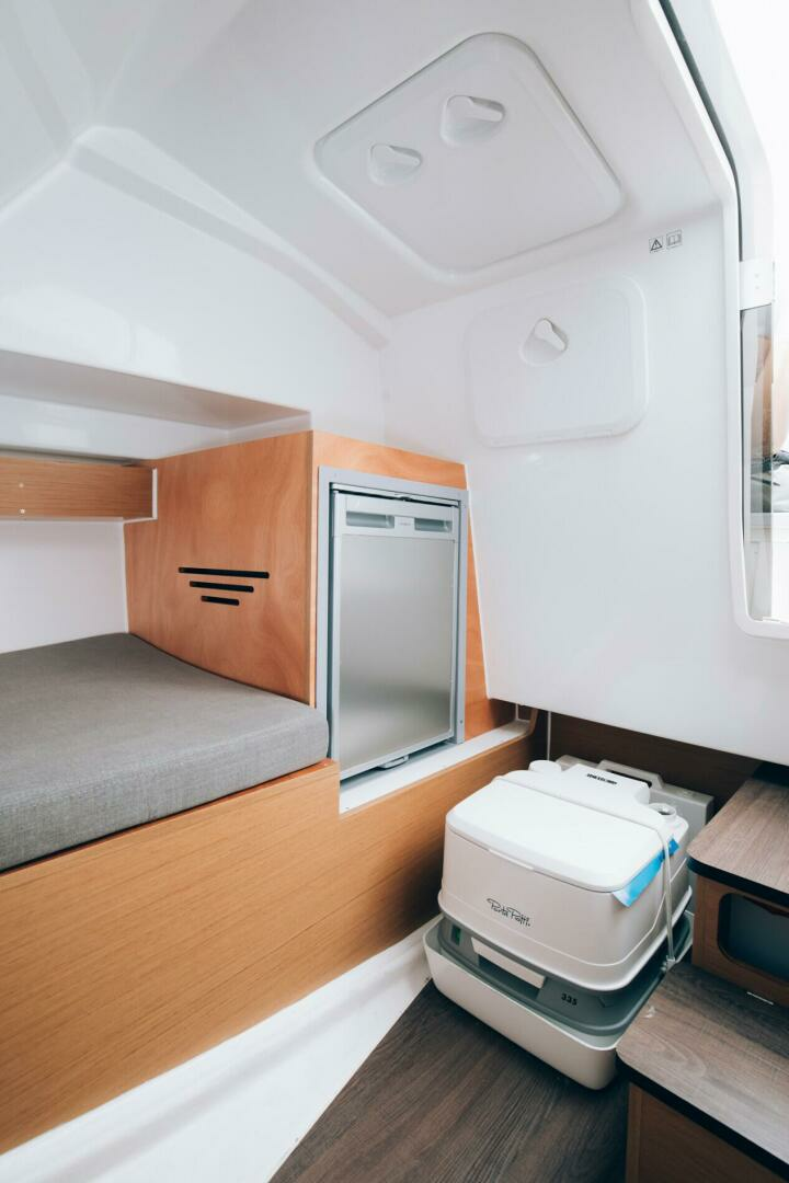 2025 Beneteau Flyer 7 Sundeck - Image 8