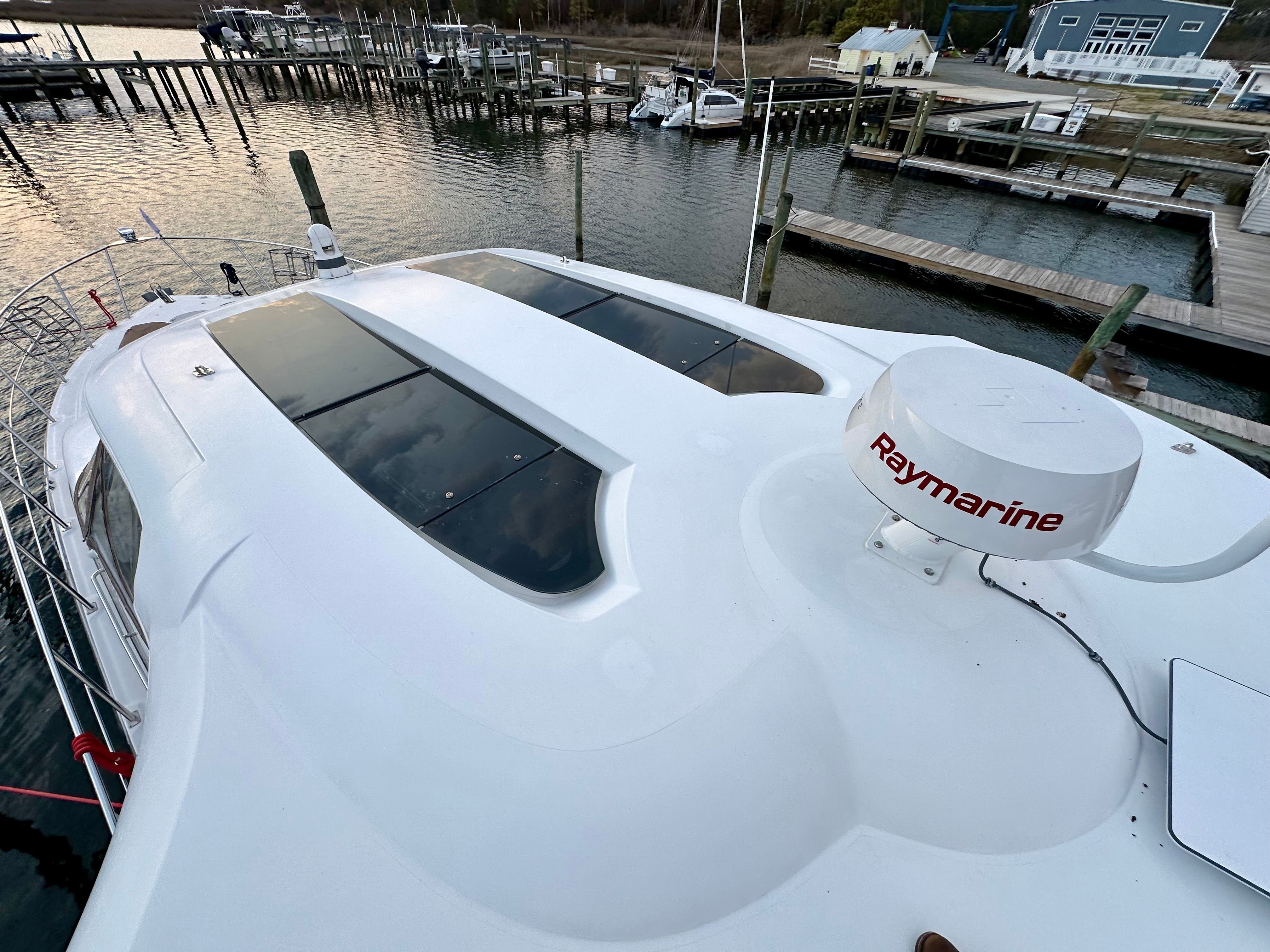 2008 Cruisers Yachts 455 Express Motoryacht - 51