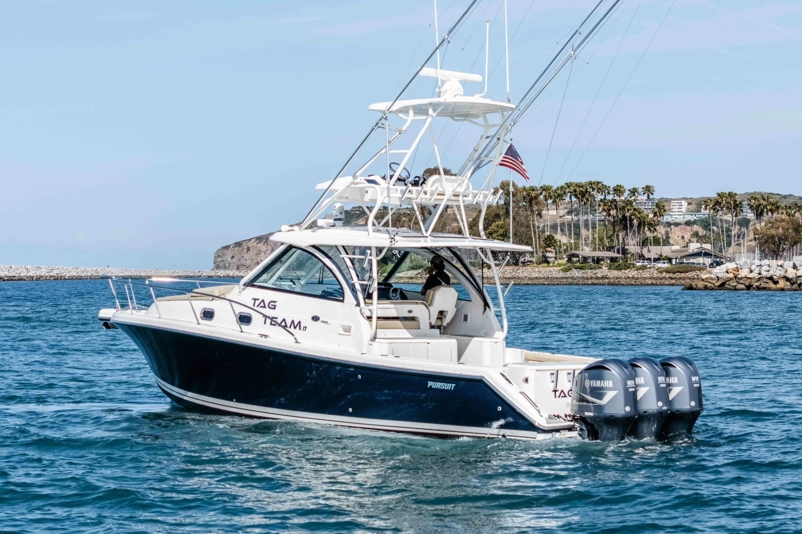 2018 Pursuit 385 Offshore - Image 32