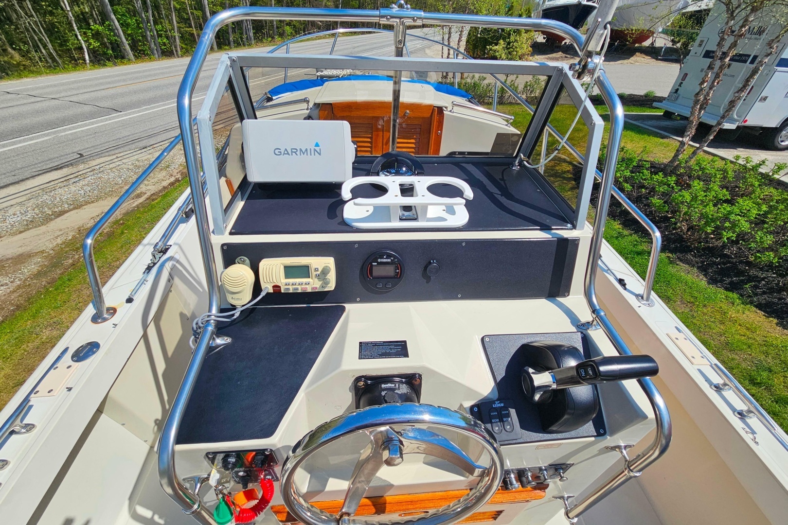 1990 Boston Whaler Outrage Cuddy - Image 7
