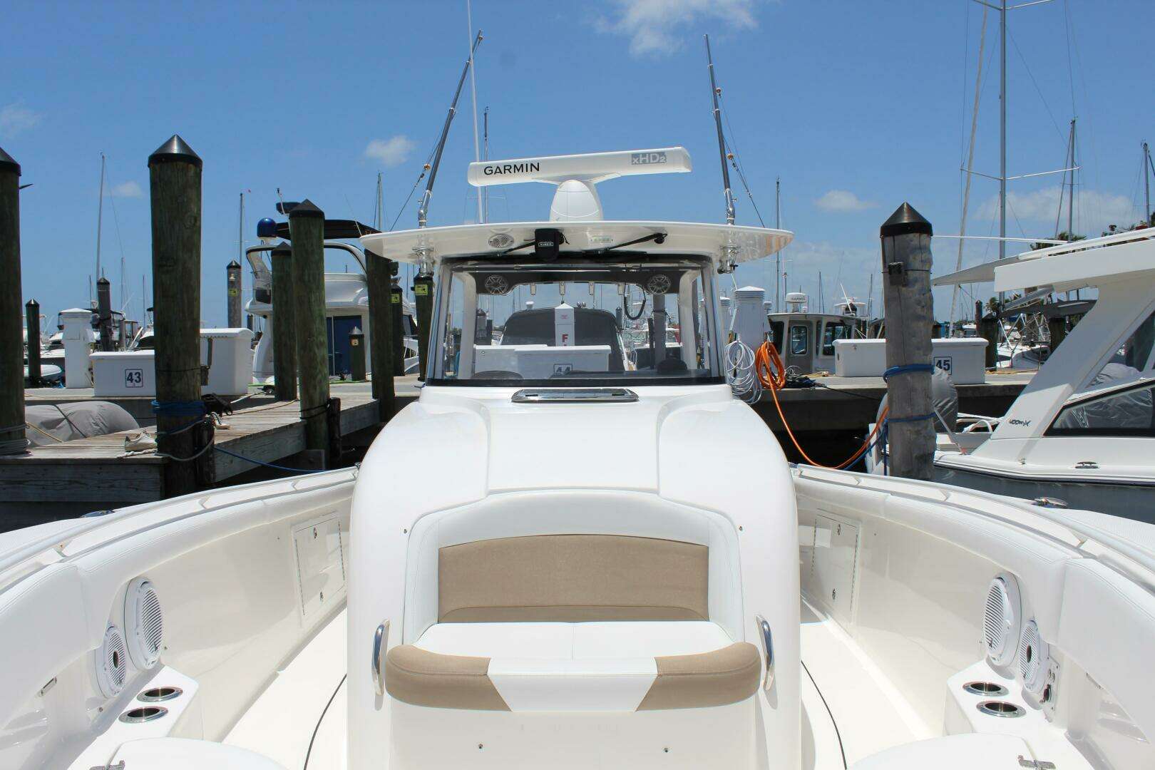 2016 Edgewater 370 - Image 3