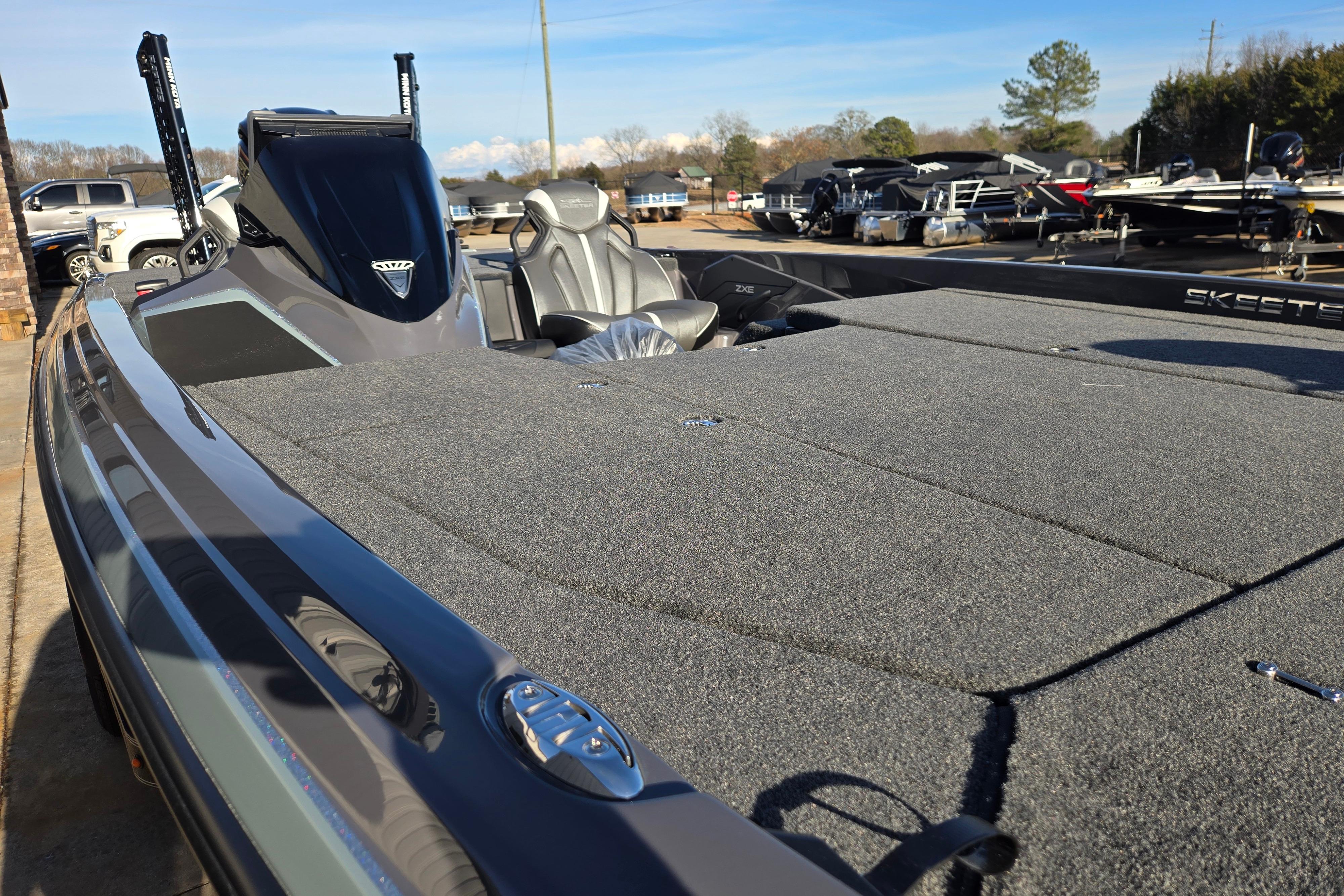 2026 Skeeter ZXE21 fishing boat with spacious deck and modern design.