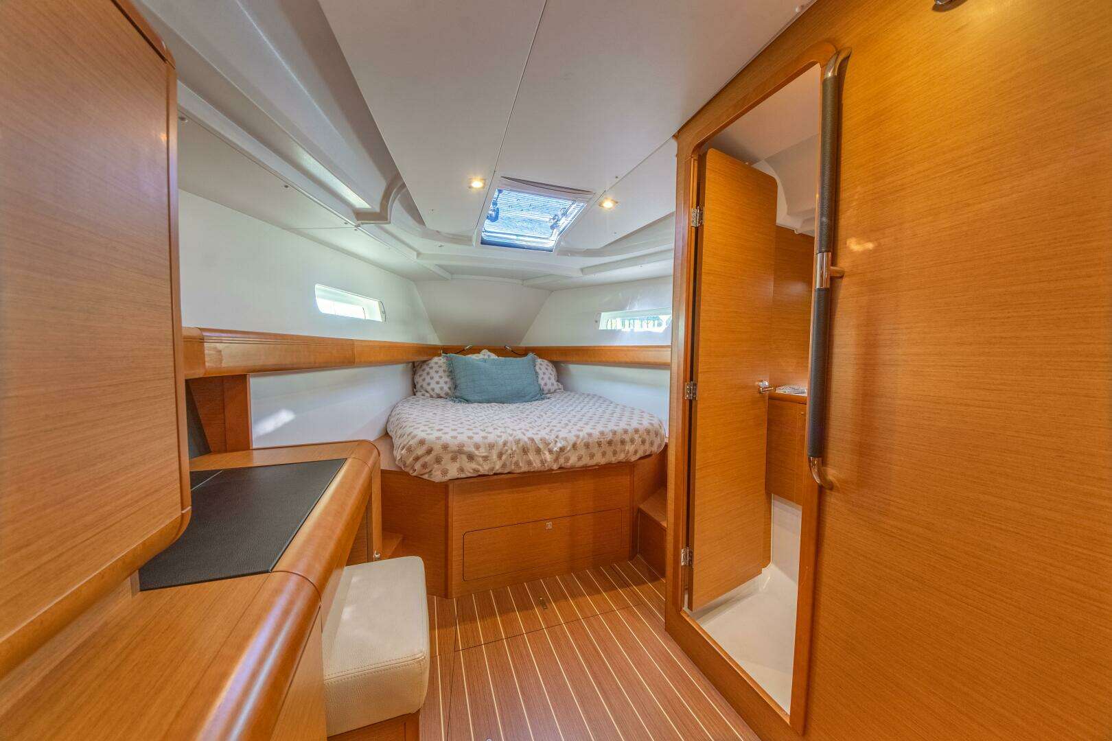 2016 Jeanneau 439 - Image 14