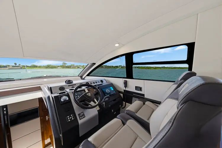 2023 Fairline Squadron 50 - Image 27