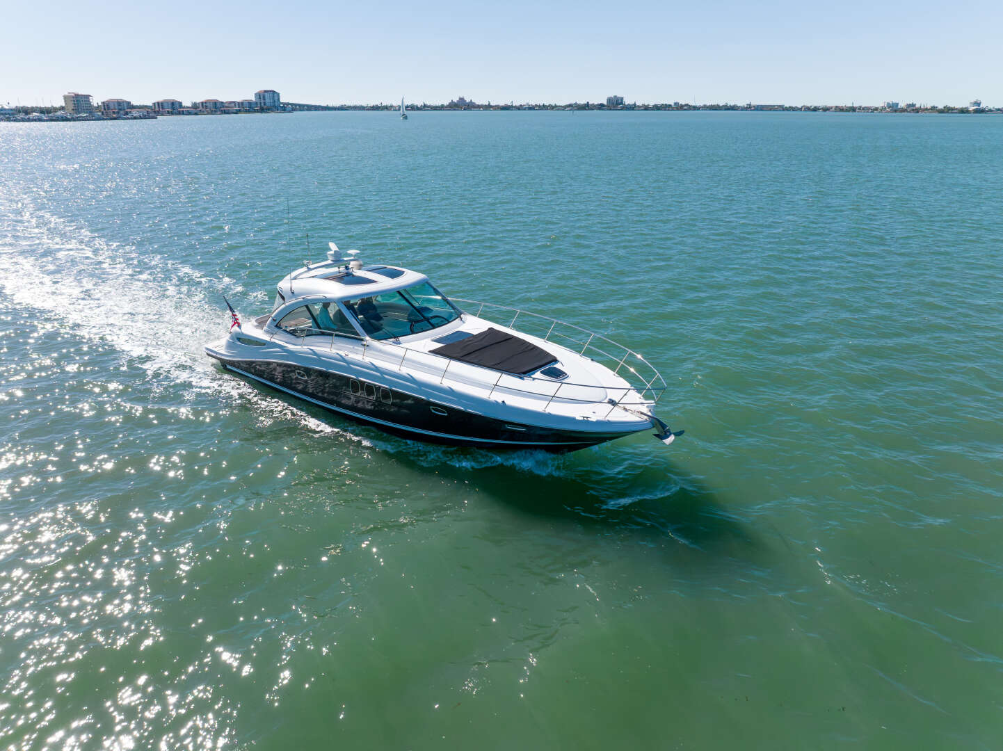 2010 Sea Ray 50 SUNDANCER - Image 4