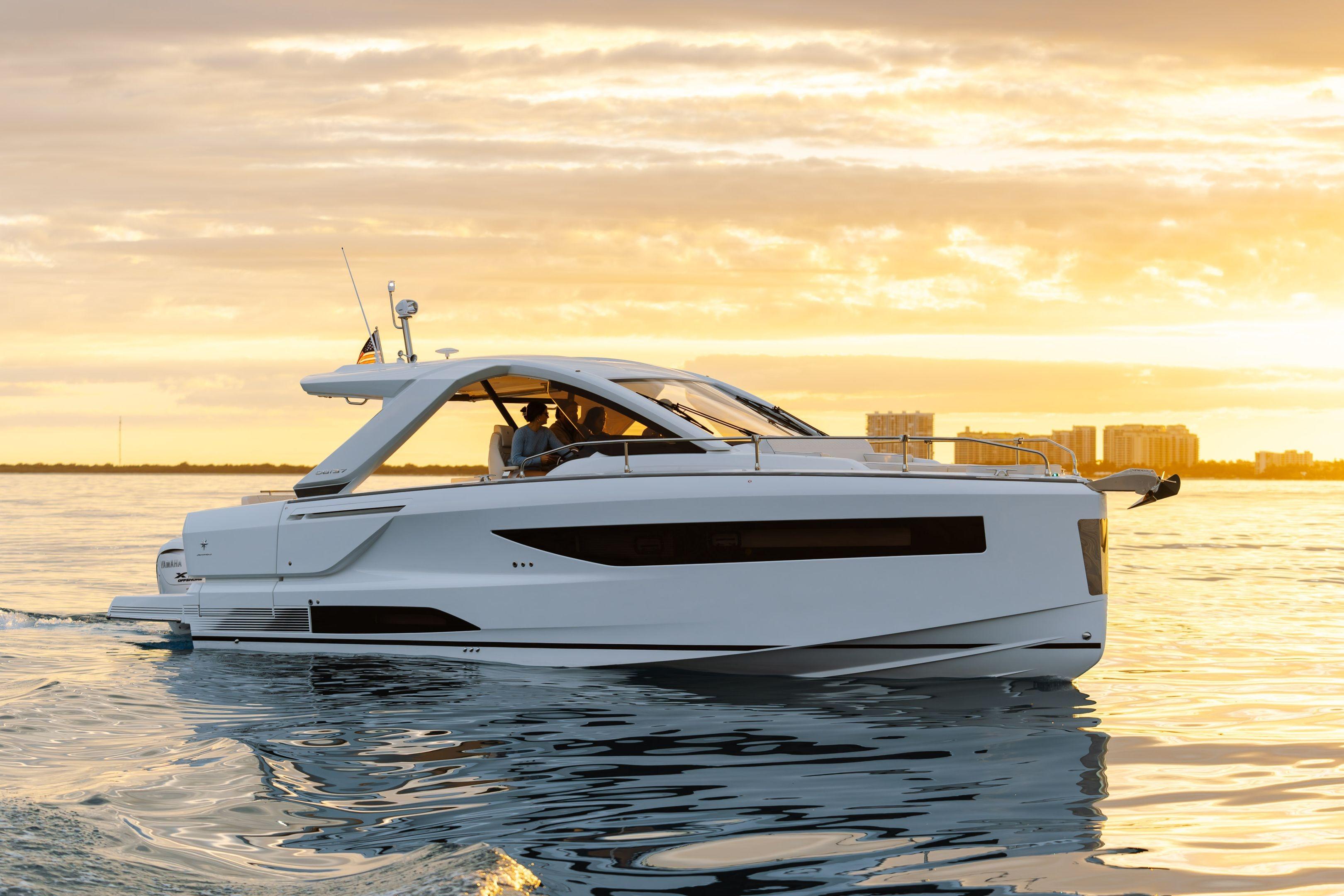 2026 Jeanneau DB/37 OB