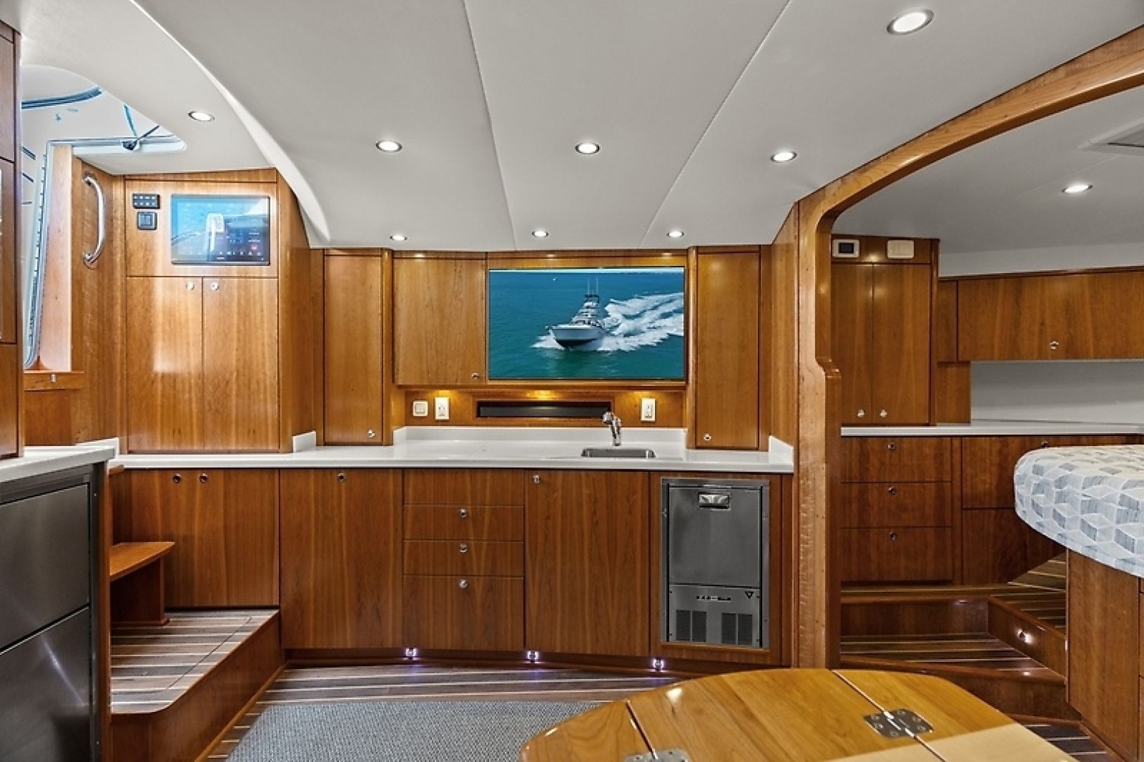 2024 Albemarle 41 Express - Image 39