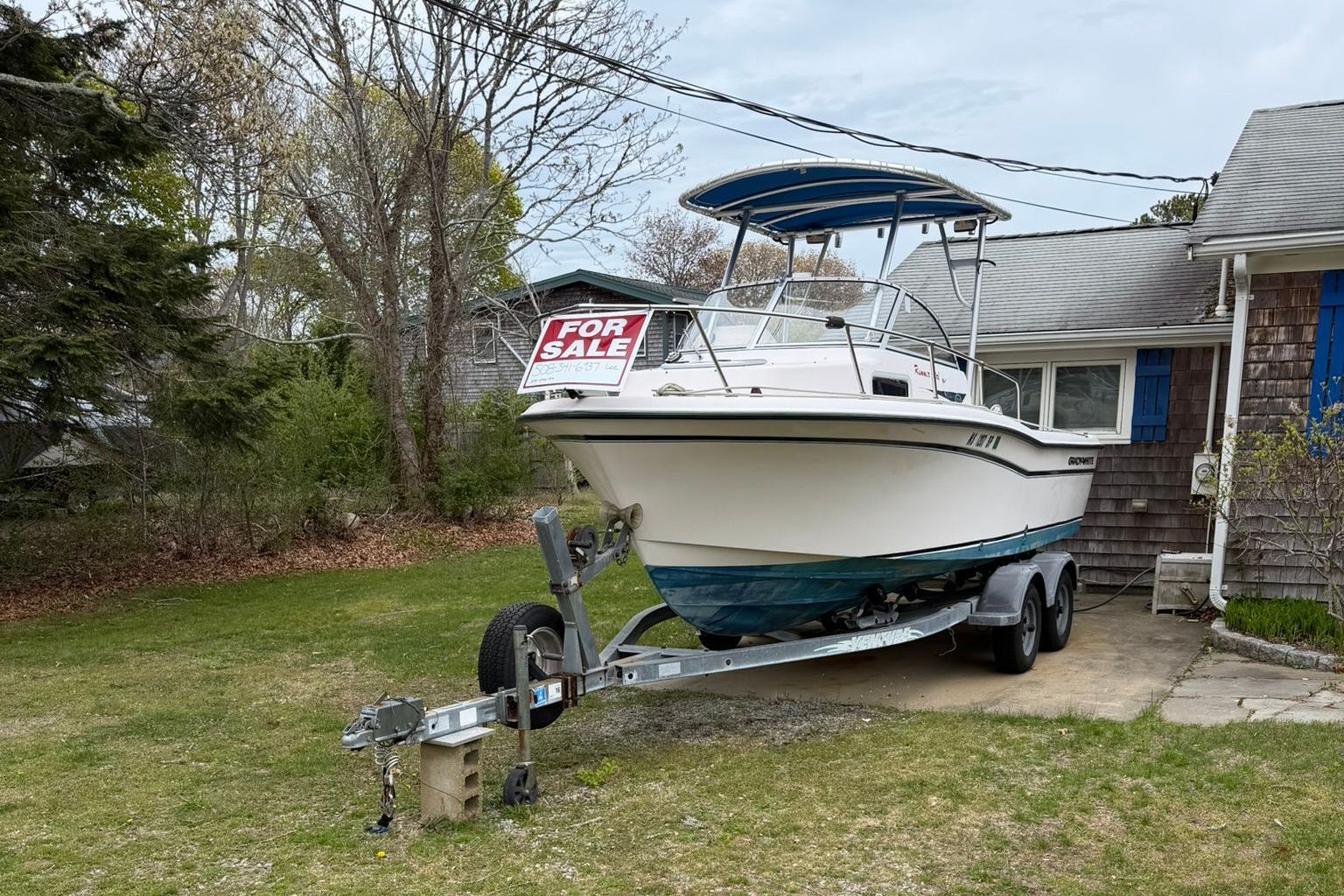 2000 Grady-White Adventure 208