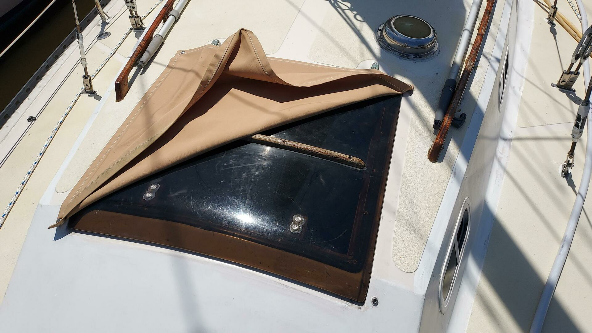 1977 Islander 36 - Image 12