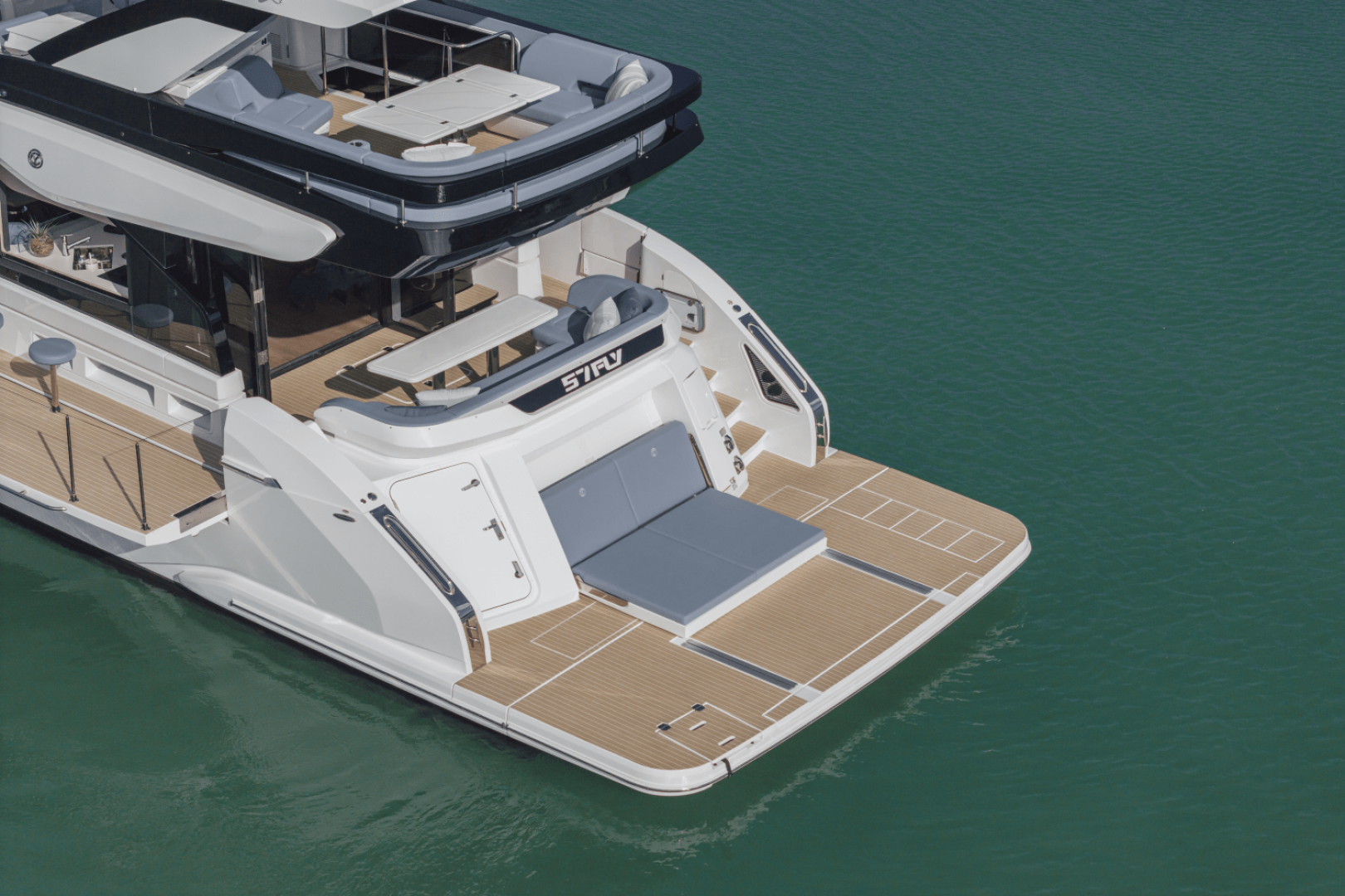 2027 Cruisers Yachts 57 FLY - Image 15