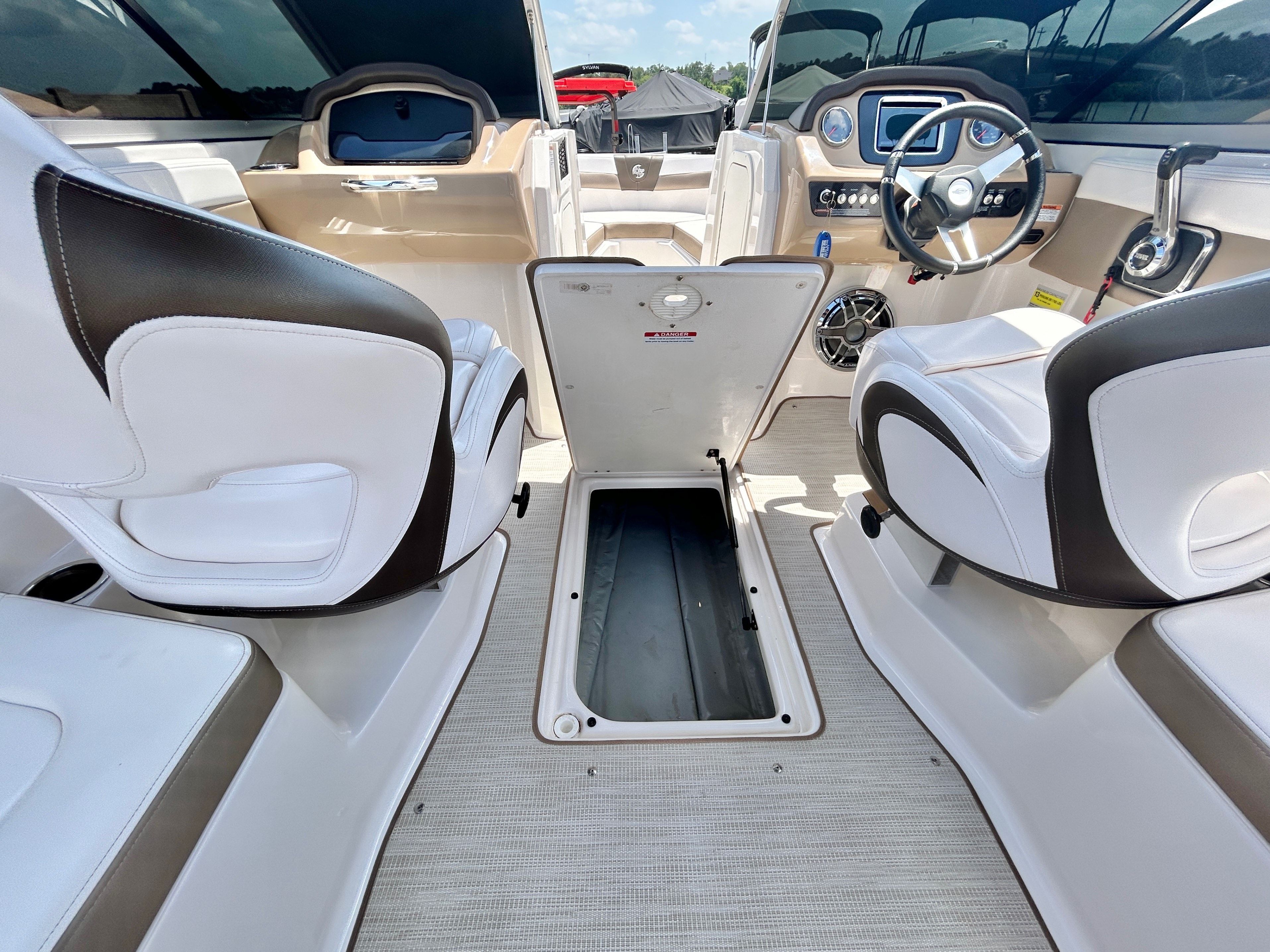 2018 Chaparral 23 Surf - 52