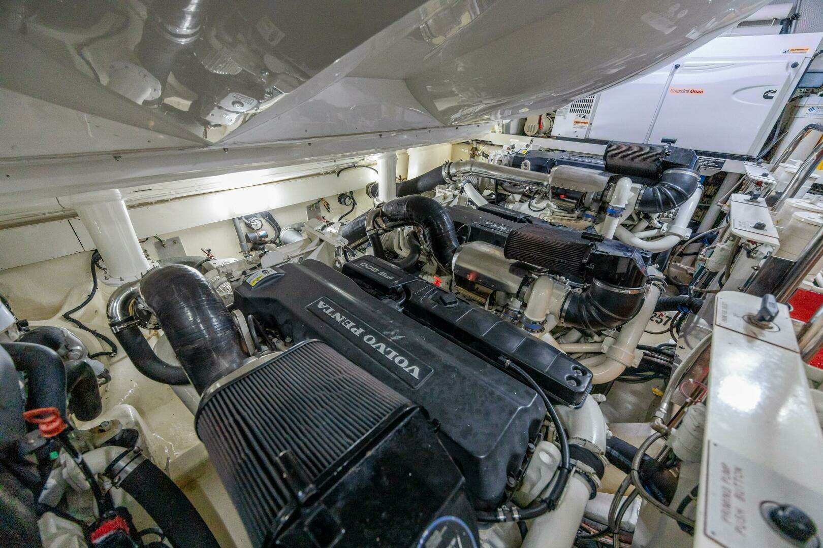 2010 Lazzara Yachts LSX 92 - Image 62