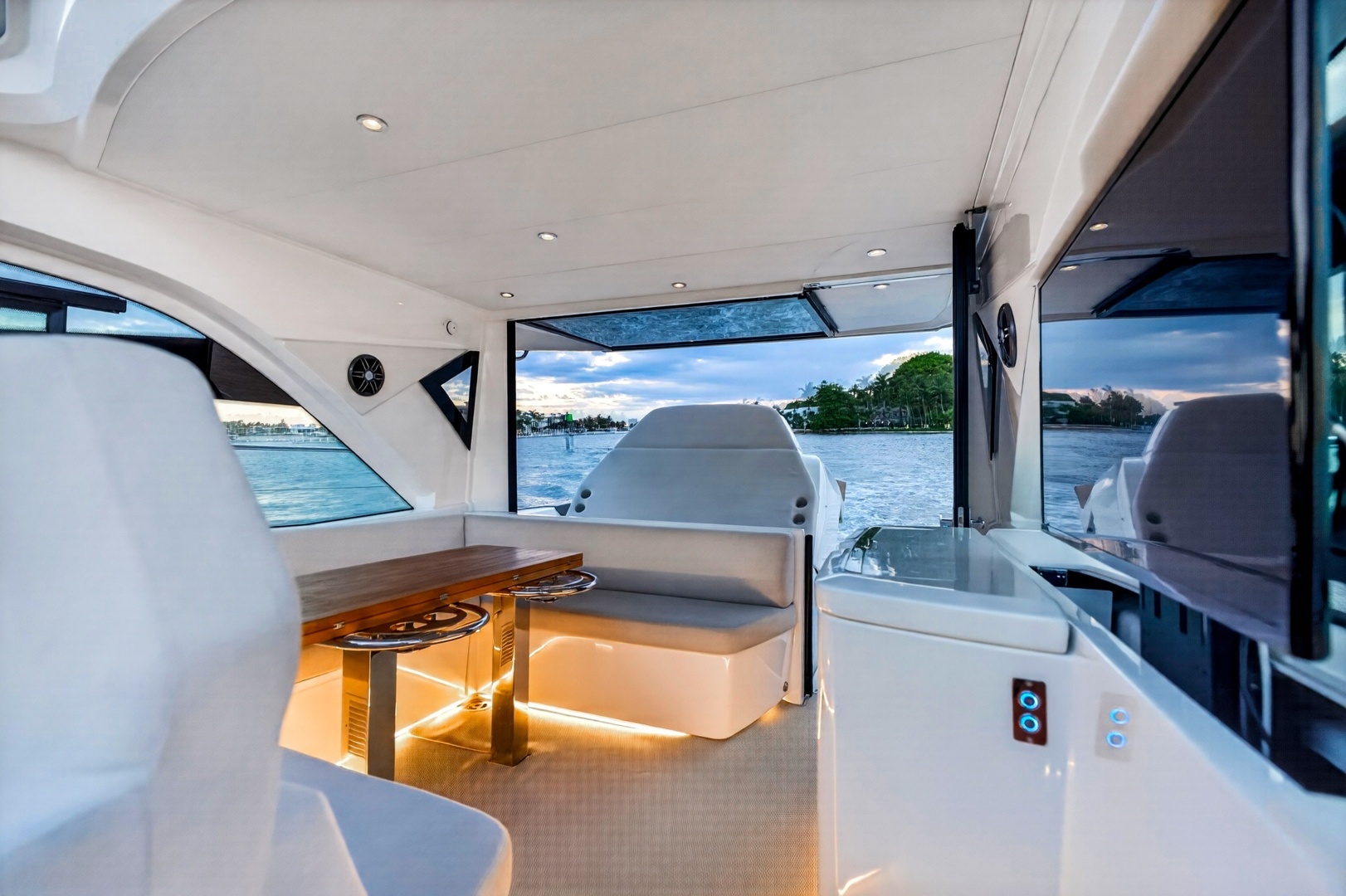 2023 Beneteau Gran Turismo 45 - Image 38
