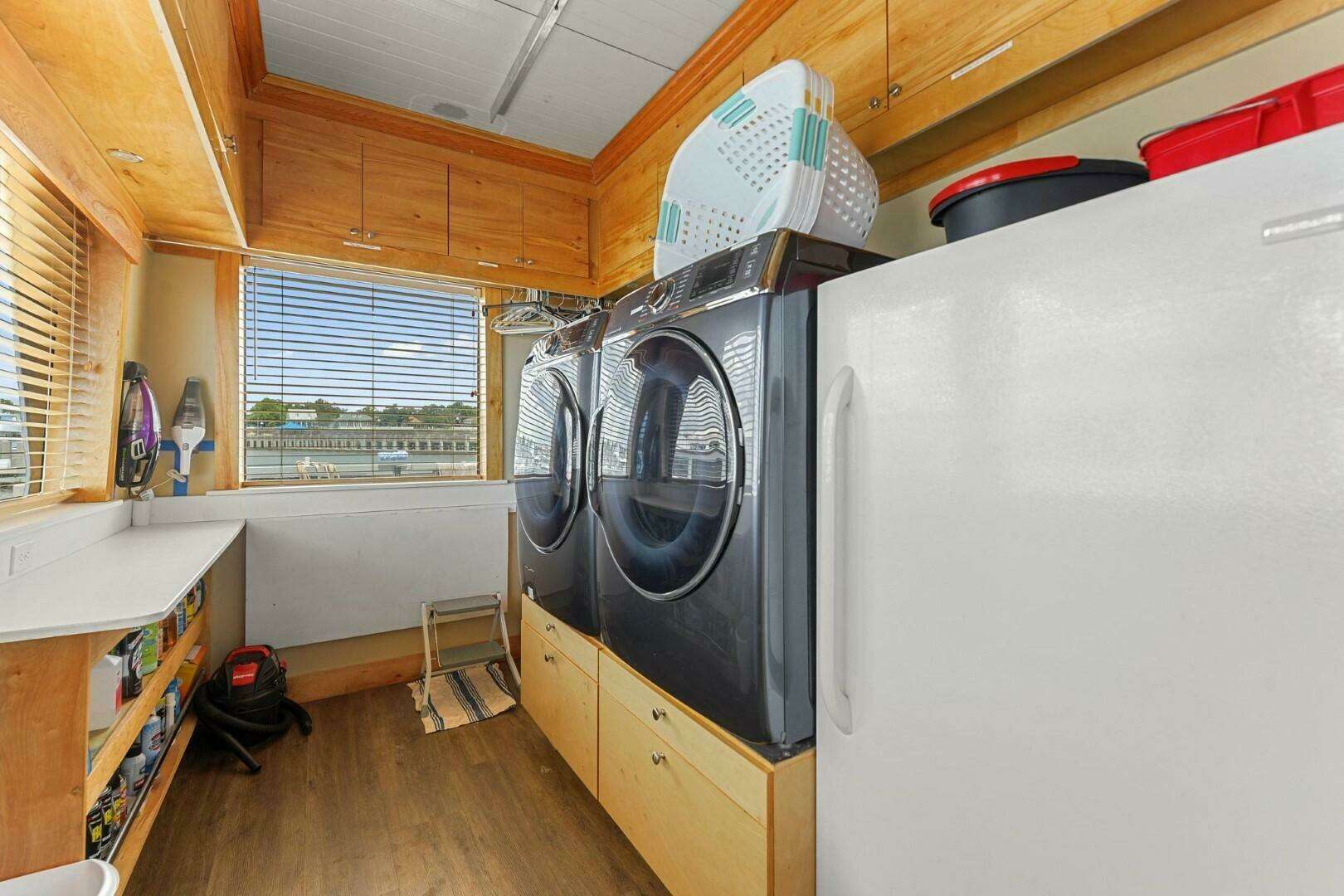 2018 Avenger Luxury Catamaran Coastal Cruiser - Image 35