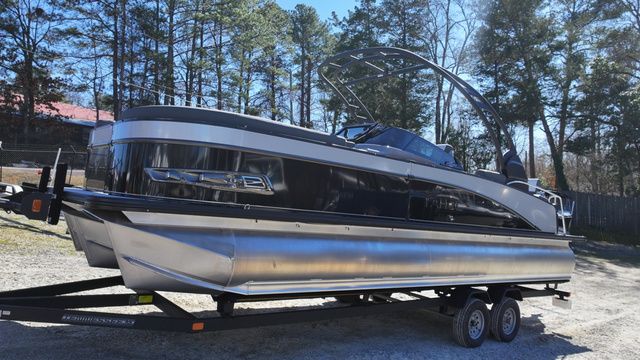 2026 Tahoe Cascade - Quad Lounger Shift Windshield - 11