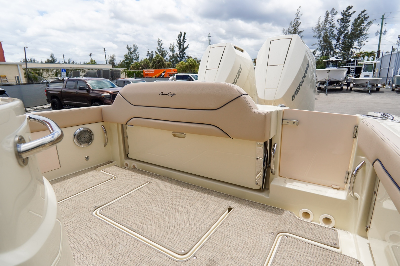 2026 Chris-Craft Catalina - Image 14