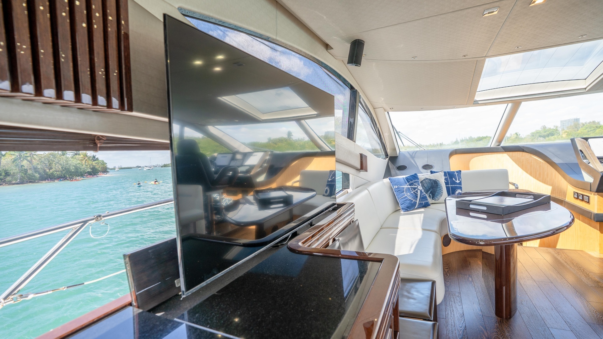 2014 Sunseeker 68' Sport Yacht - Image 27