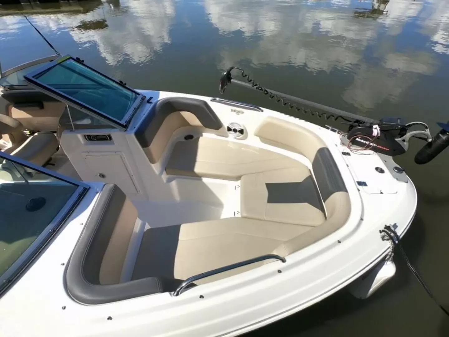 2014 Chaparral 21 Ski & Fish H20 - Image 6