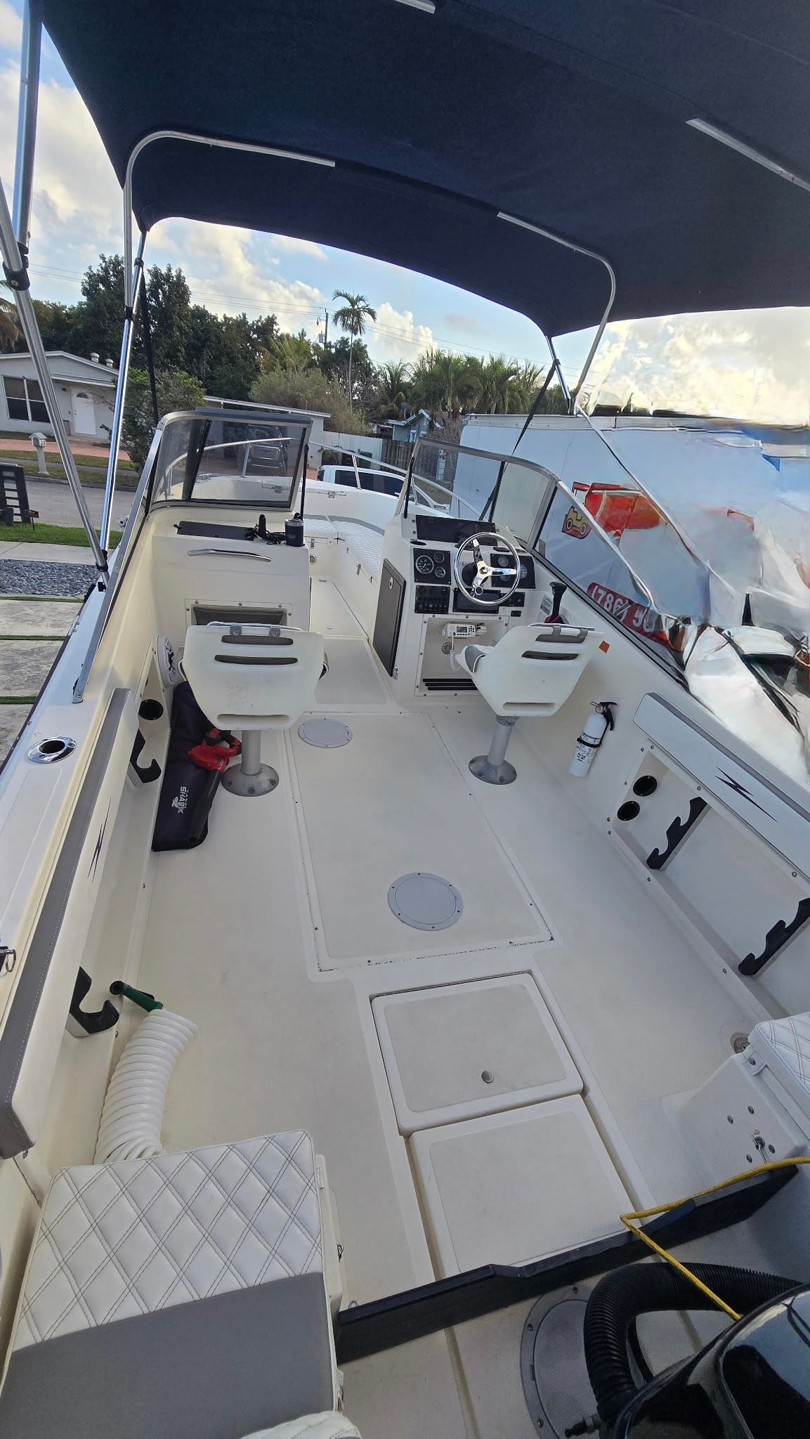 Interior view of a 1991 Hydra-Sports DC 2000 boat with two seats.