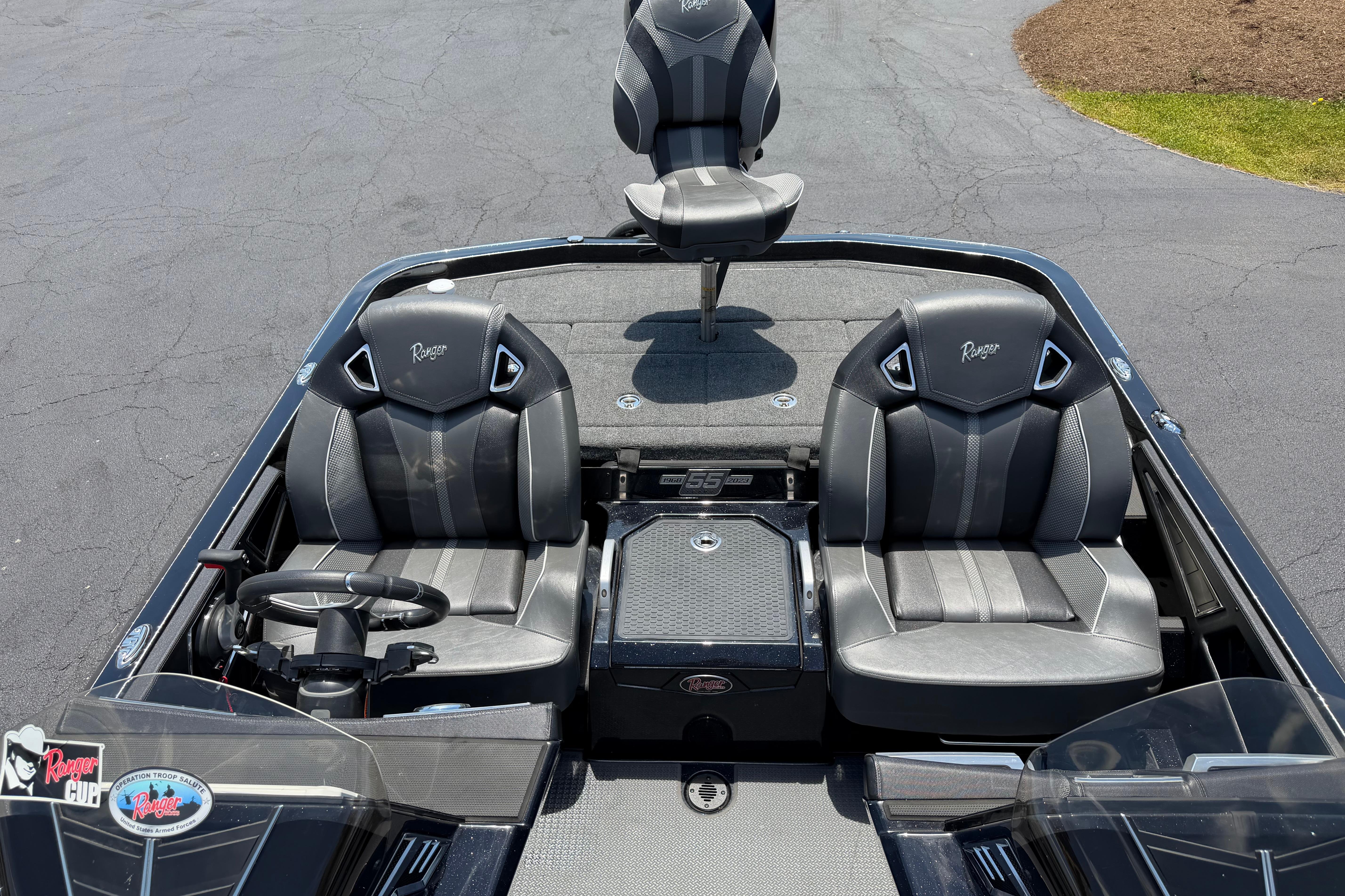 2023 Ranger Z520R boat interior with sleek black seats and modern dashboard design.