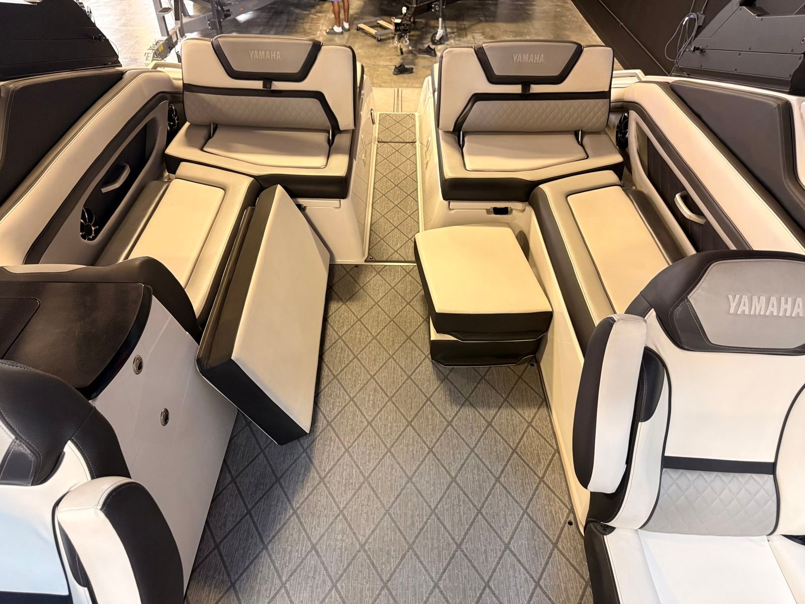 2020 Yamaha Boats 275SE - 12
