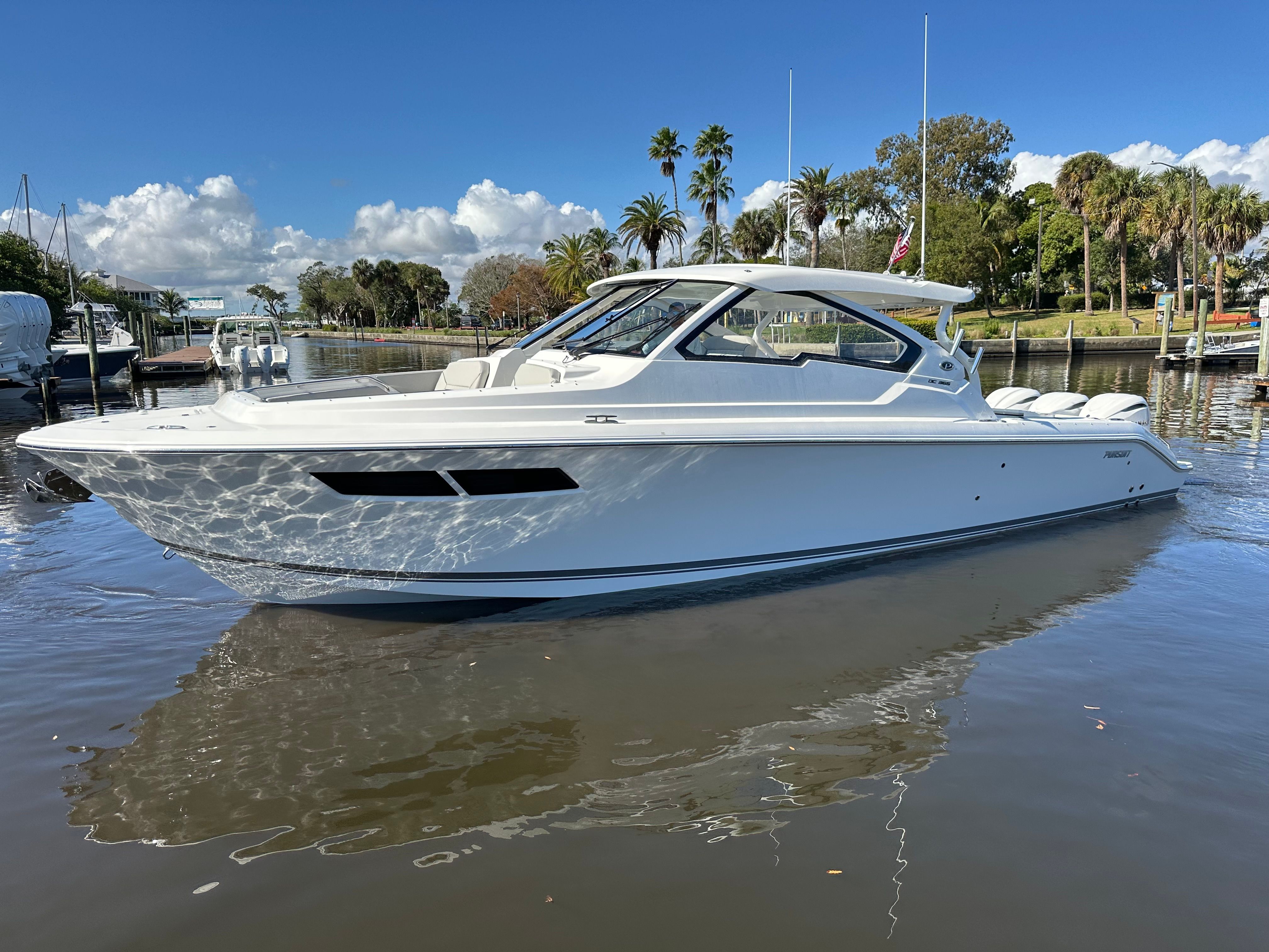 2026 Pursuit DC 365 Dual Console