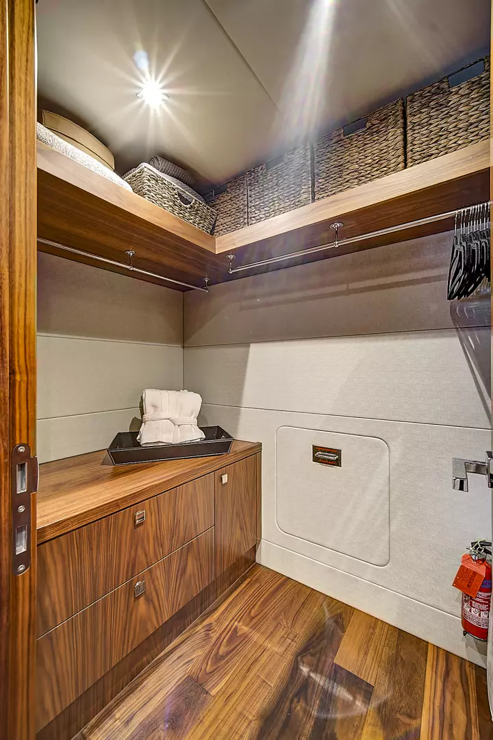 2019 Sunseeker 86 Yacht - Image 59